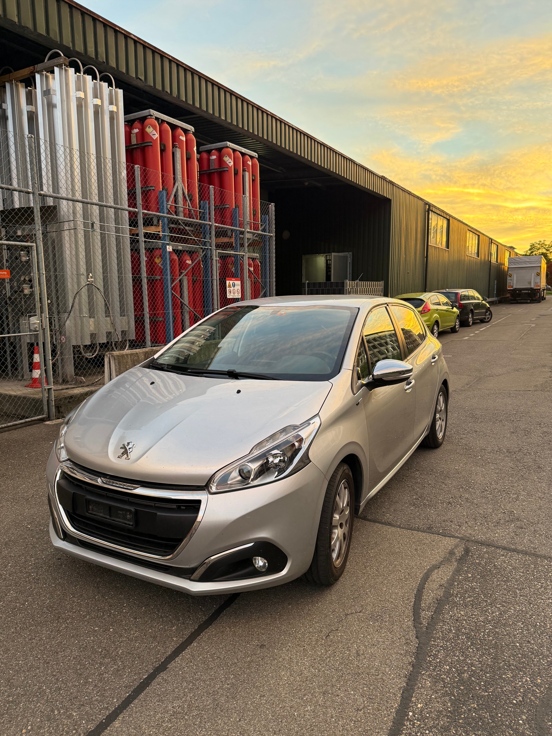 PEUGEOT 1.2 PureTech Style-image-0