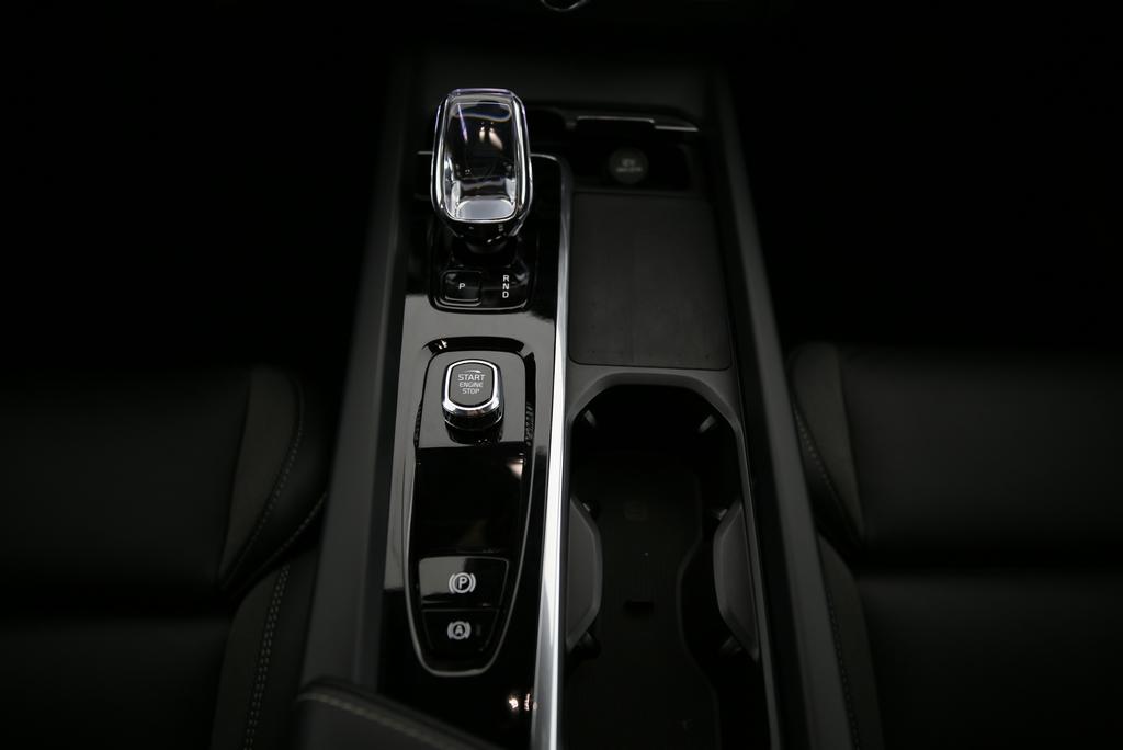VOLVO XC60 2.0 T8 TE Polestar eAWD-image-7