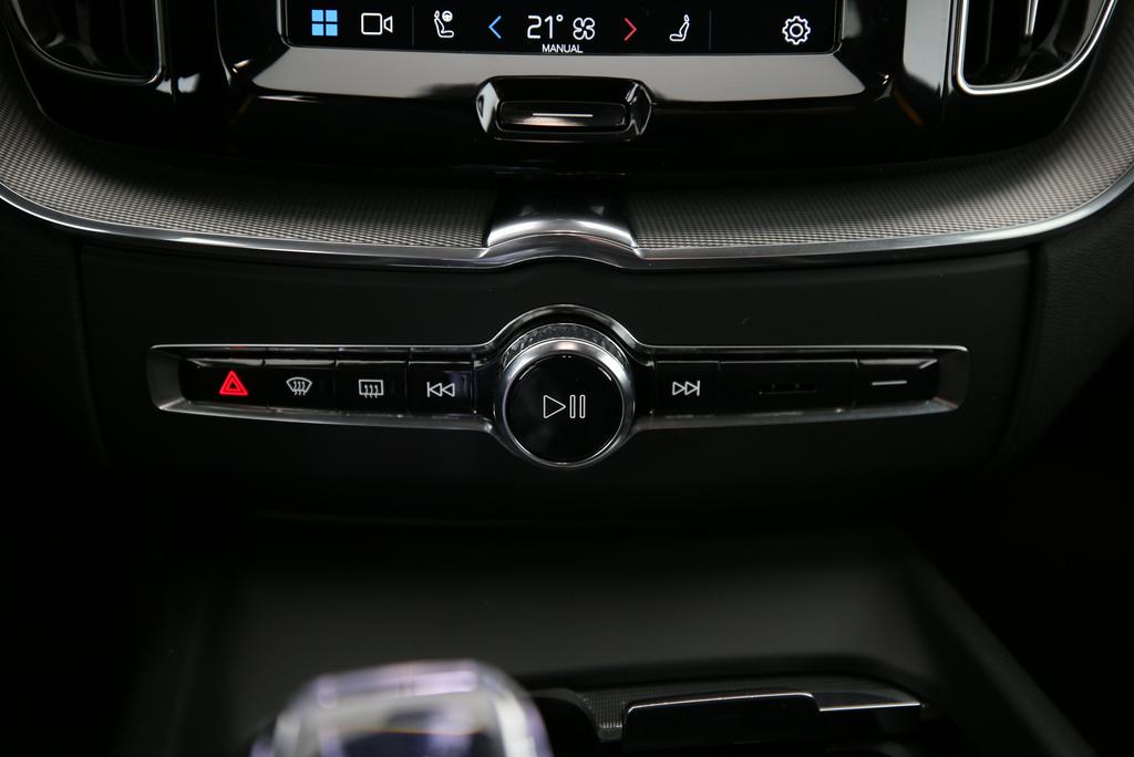 VOLVO XC60 2.0 T8 TE Polestar eAWD-image-8