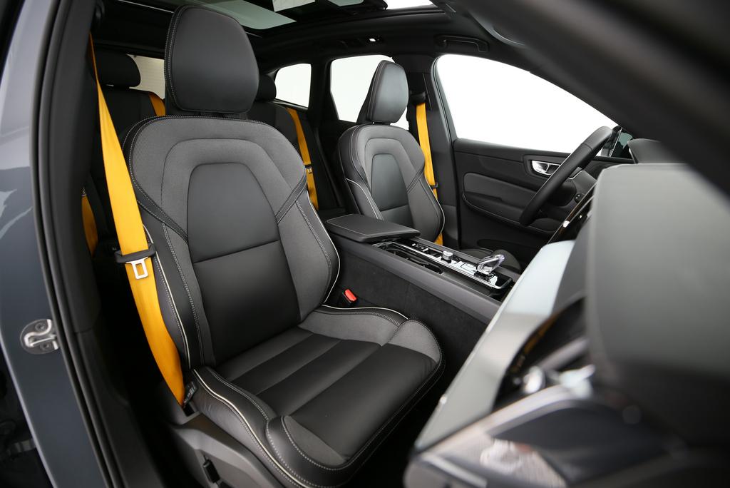 VOLVO XC60 2.0 T8 TE Polestar eAWD-image-12