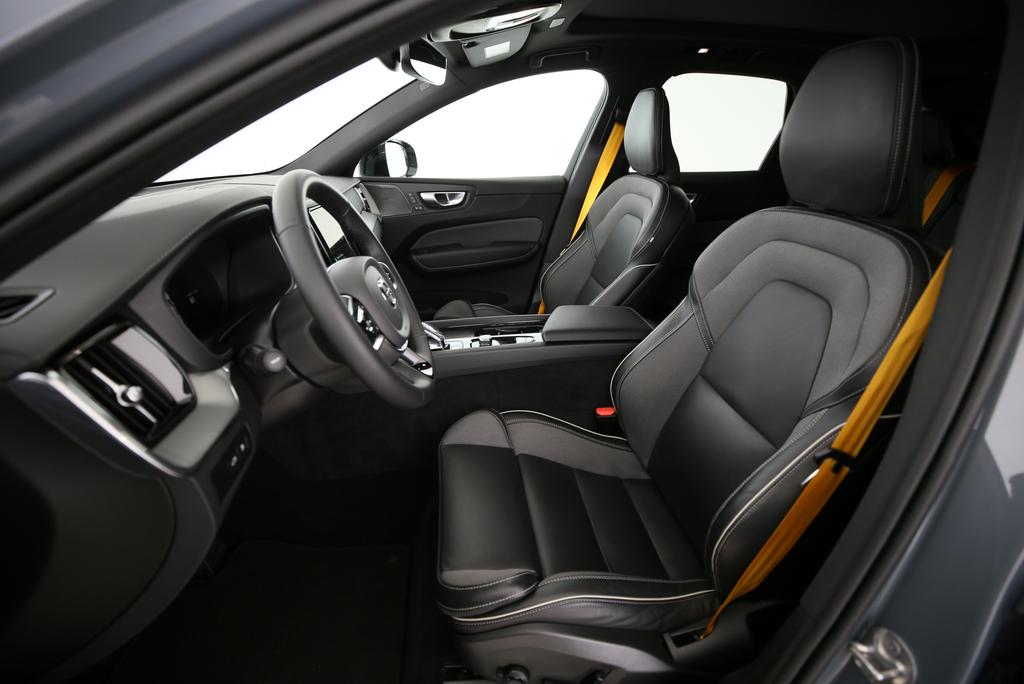 VOLVO XC60 2.0 T8 TE Polestar eAWD-image-4