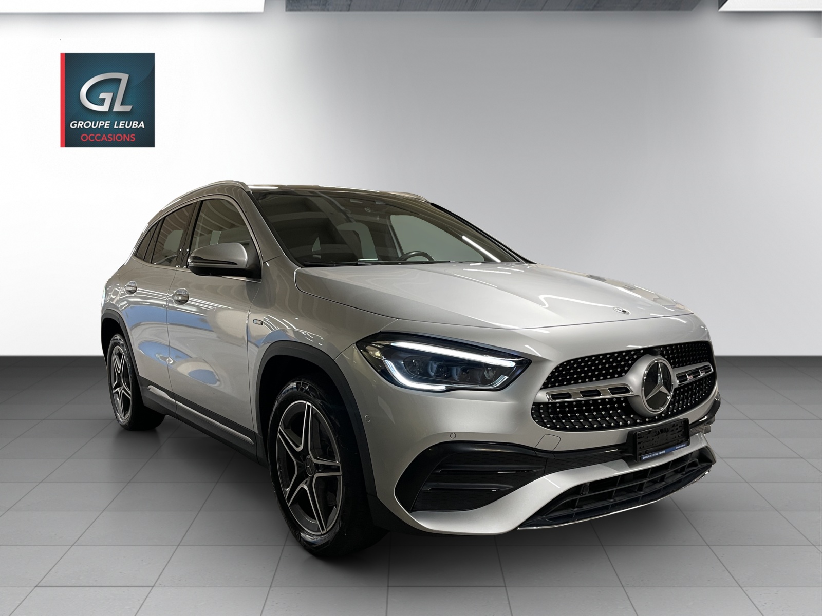 MERCEDES-BENZ GLA 250e AMG Line 8G-DCT-image-0