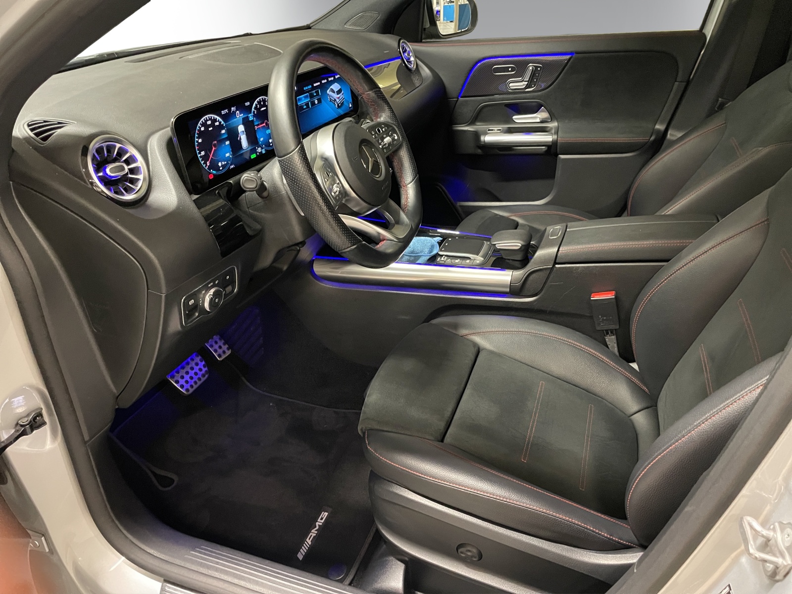 MERCEDES-BENZ GLA 250e AMG Line 8G-DCT-image-8