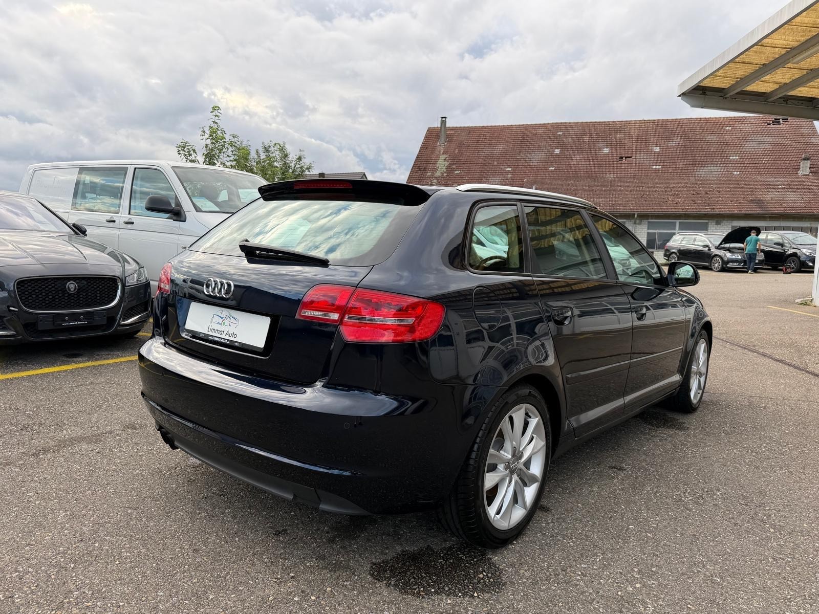 AUDI A3 Sportback 1.8 TFSI Ambiente quattro-image-7