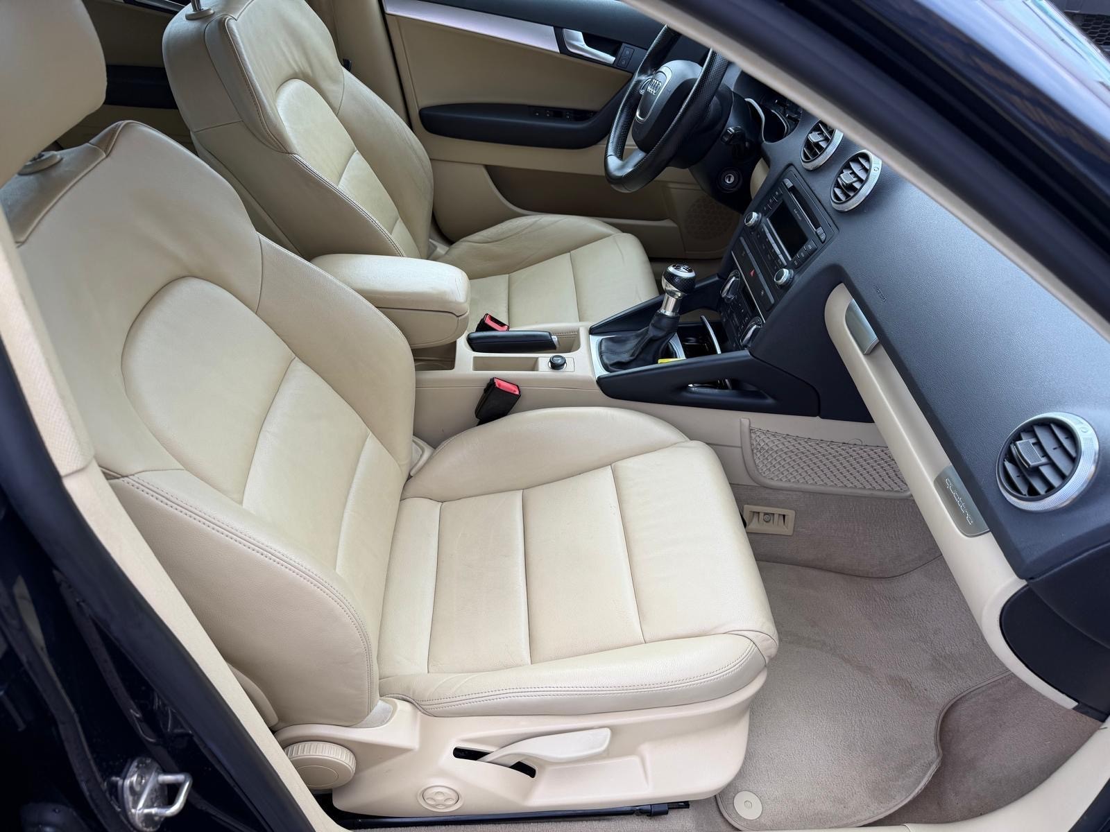 AUDI A3 Sportback 1.8 TFSI Ambiente quattro-image-12