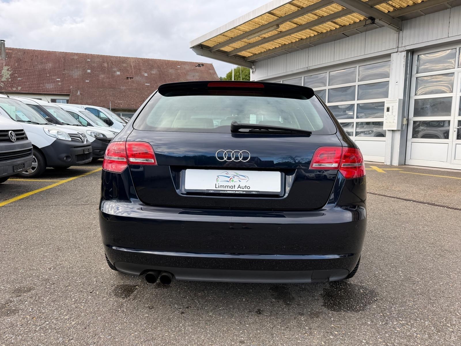 AUDI A3 Sportback 1.8 TFSI Ambiente quattro-image-6