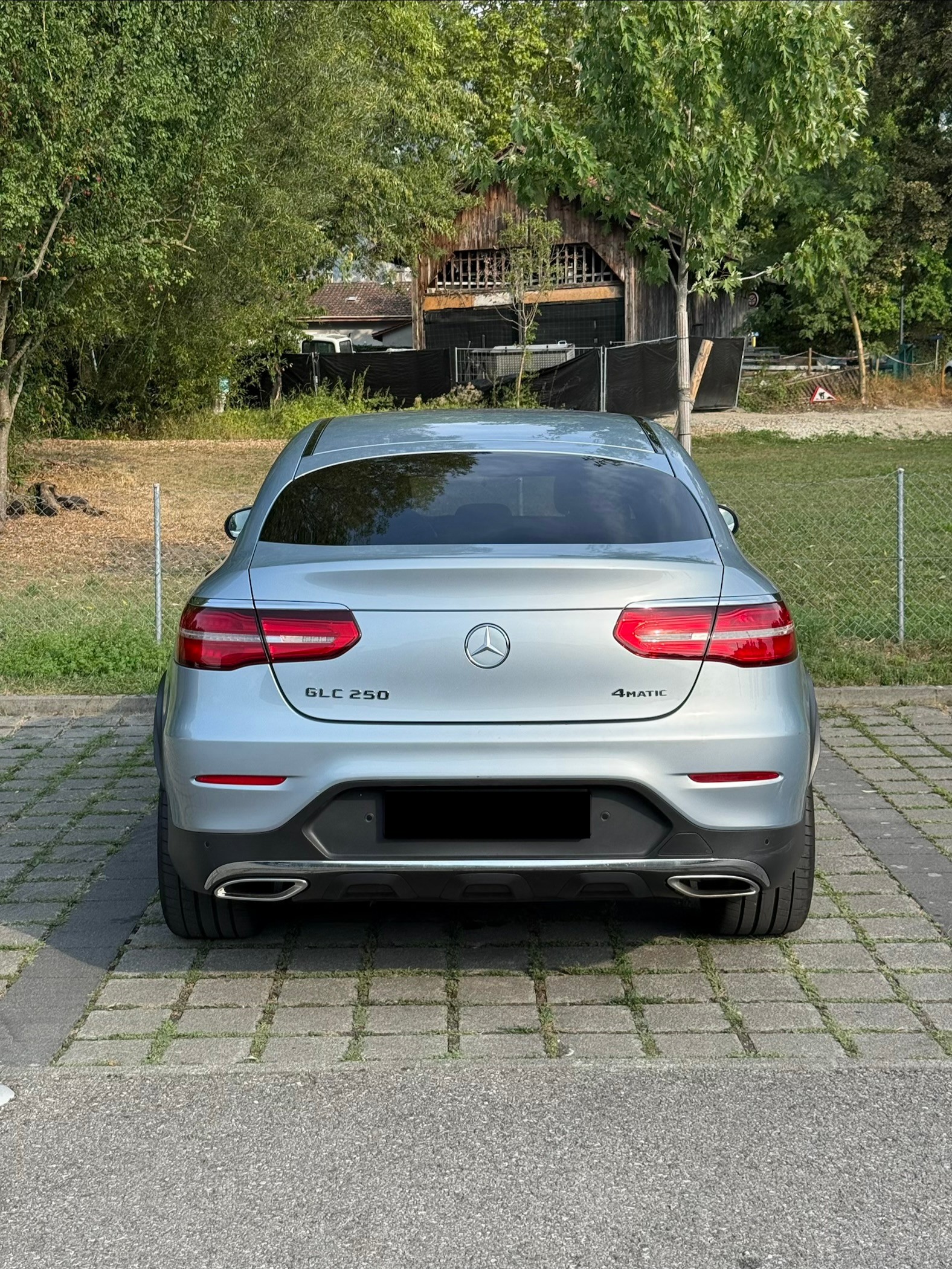 MERCEDES-BENZ GLC 250 AMG Line 4m-image-5