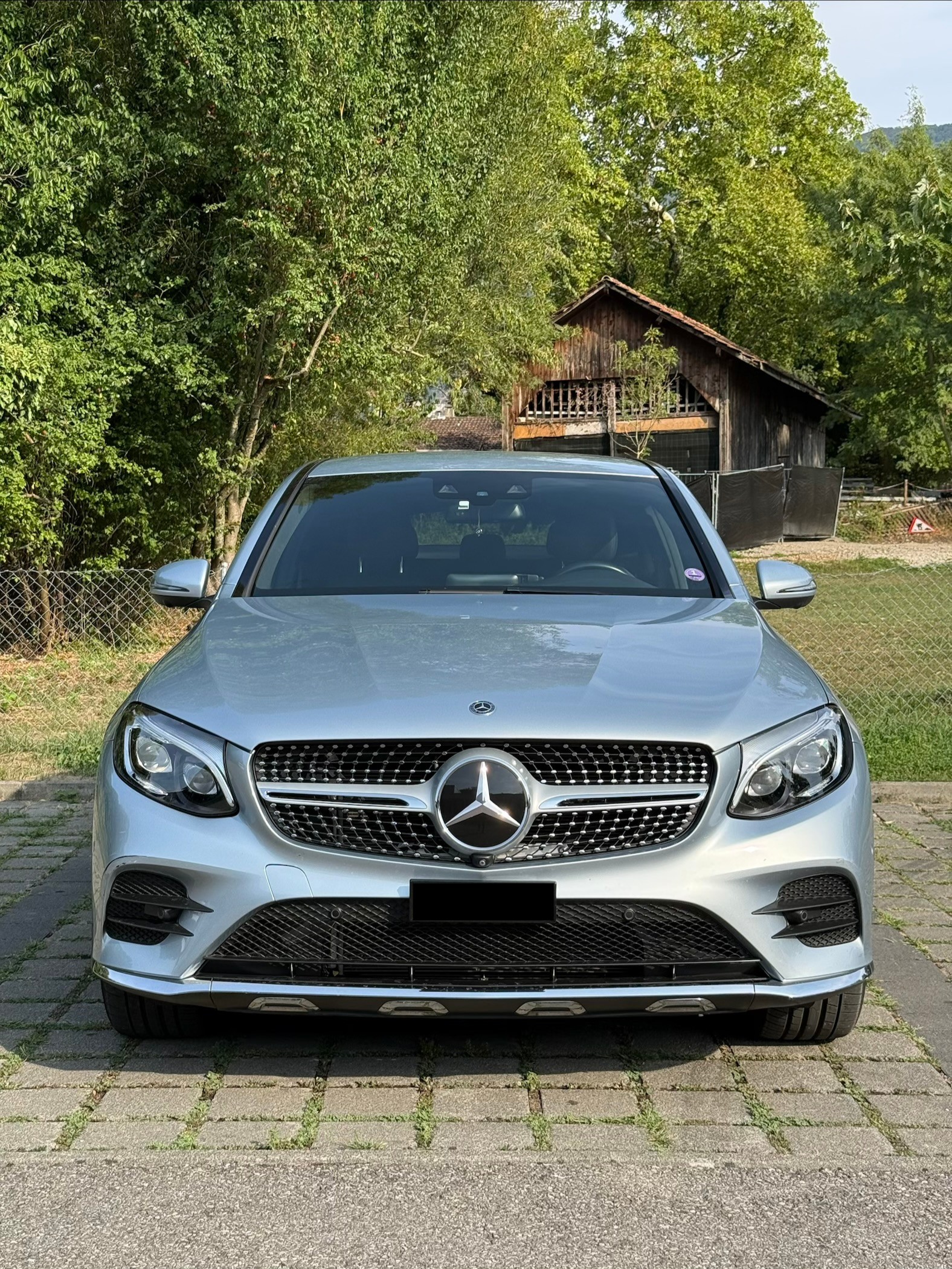 MERCEDES-BENZ GLC 250 AMG Line 4m-image-4