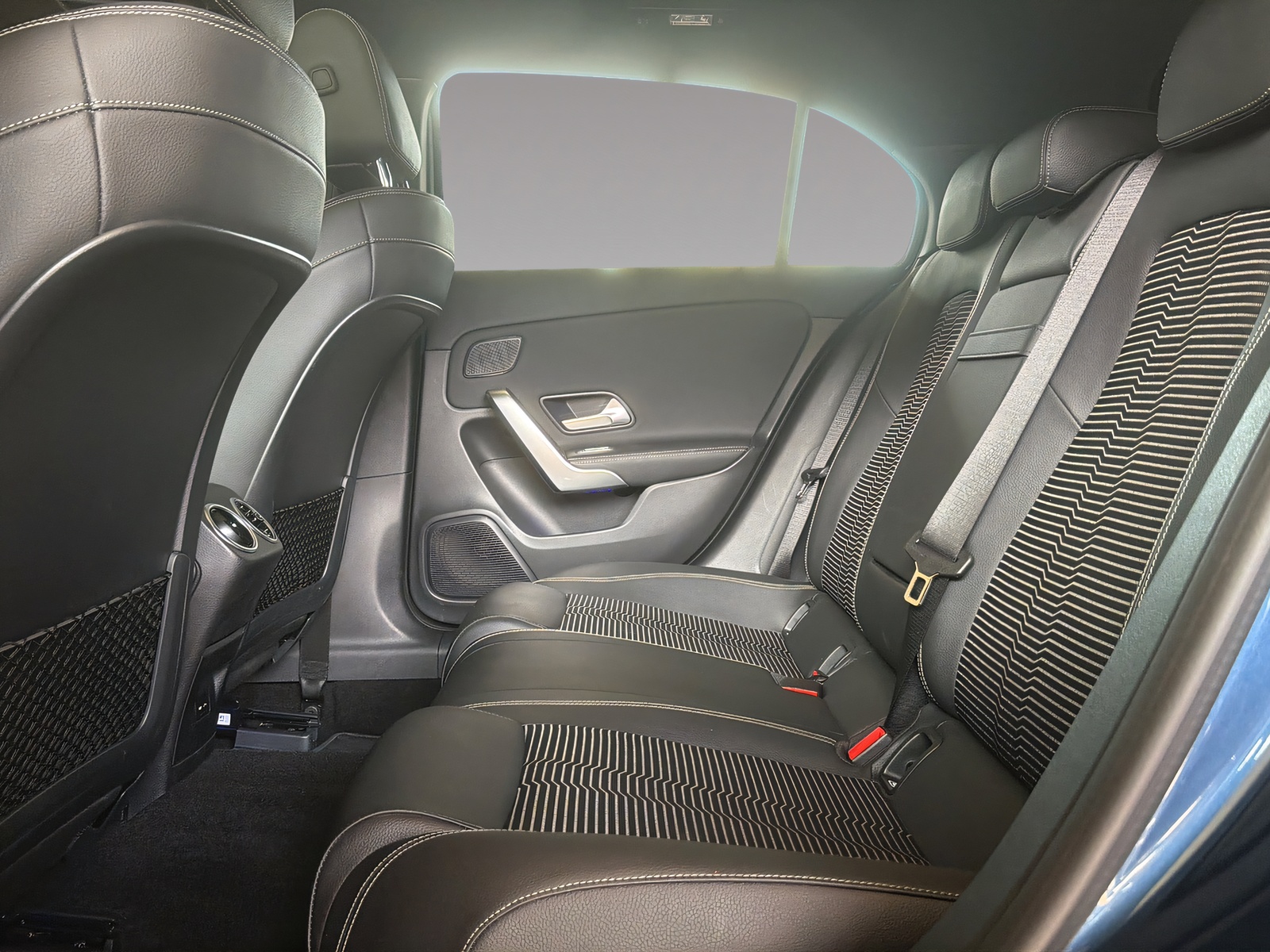 MERCEDES-BENZ A-Klasse W177 A 200 d Progressive 4m-image-17