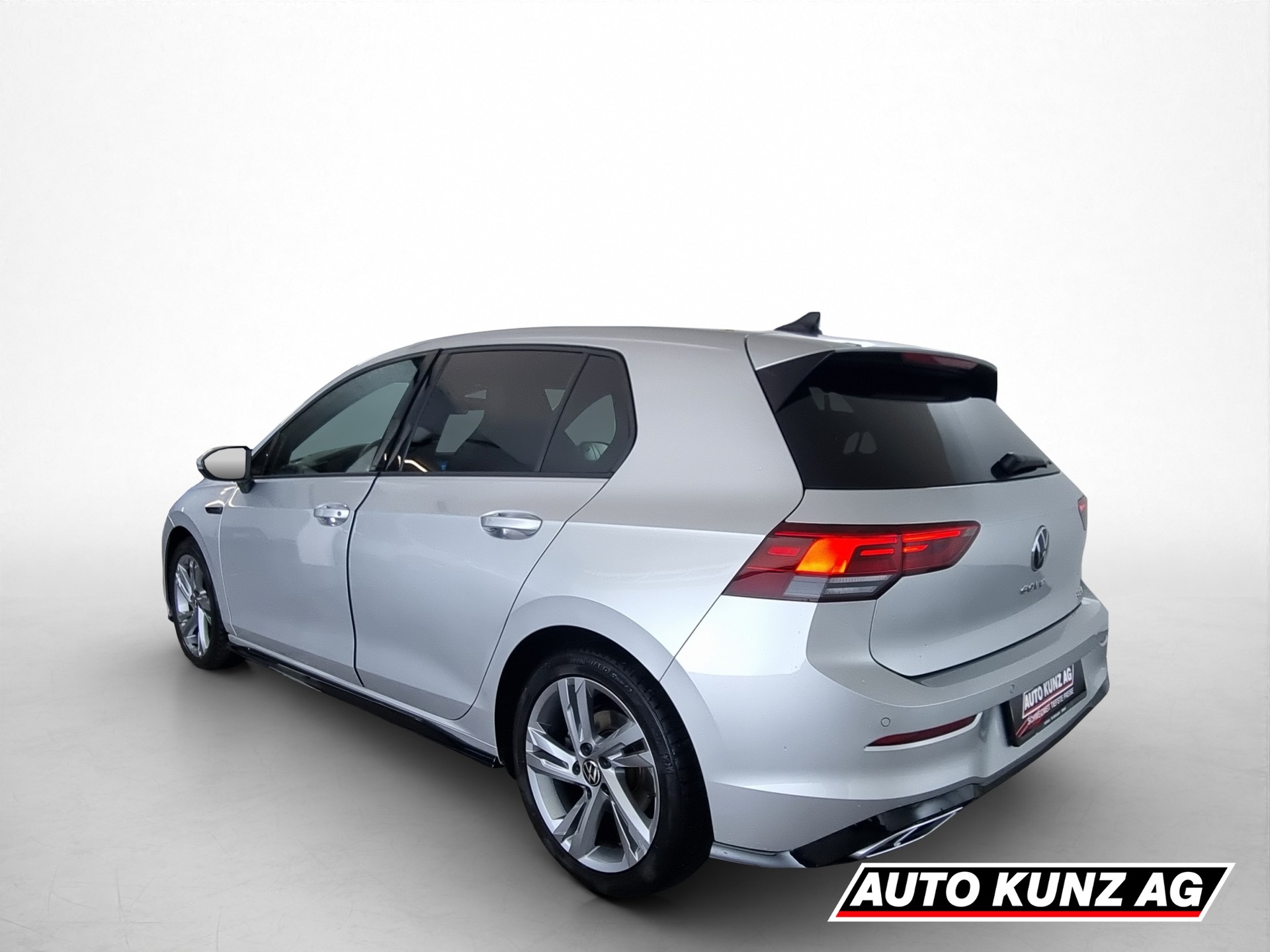 VW Golf 8 1.5 eTSI mHEV R-Line DSG-image-3