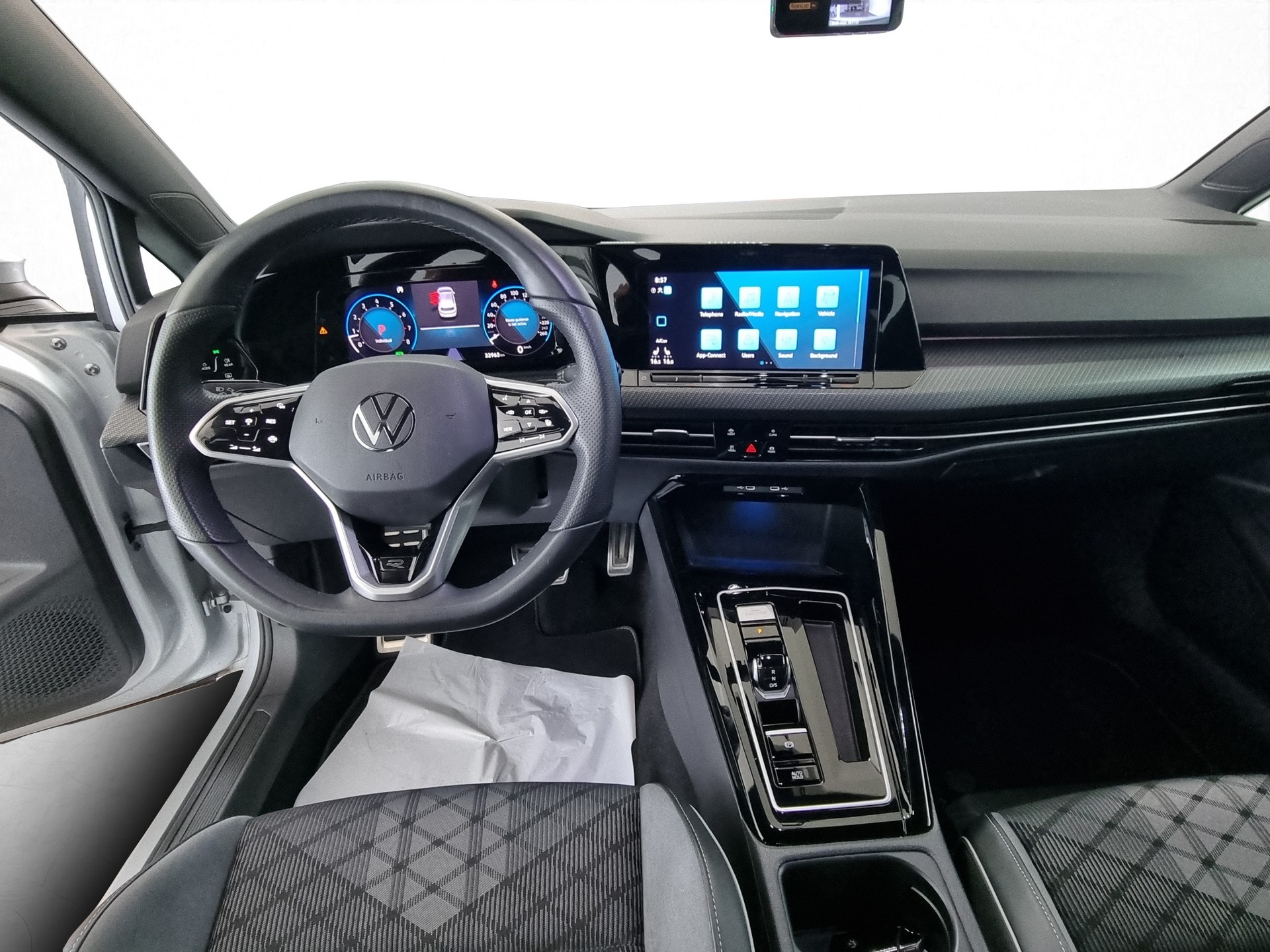 VW Golf 8 1.5 eTSI mHEV R-Line DSG-image-7