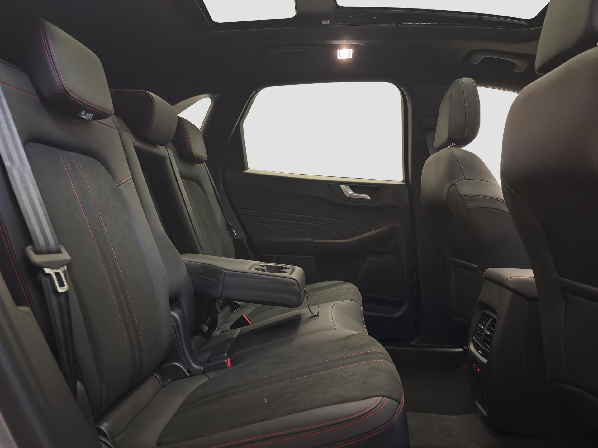 FORD Kuga 2.5 Hybrid ST-Line X 4x4-image-14