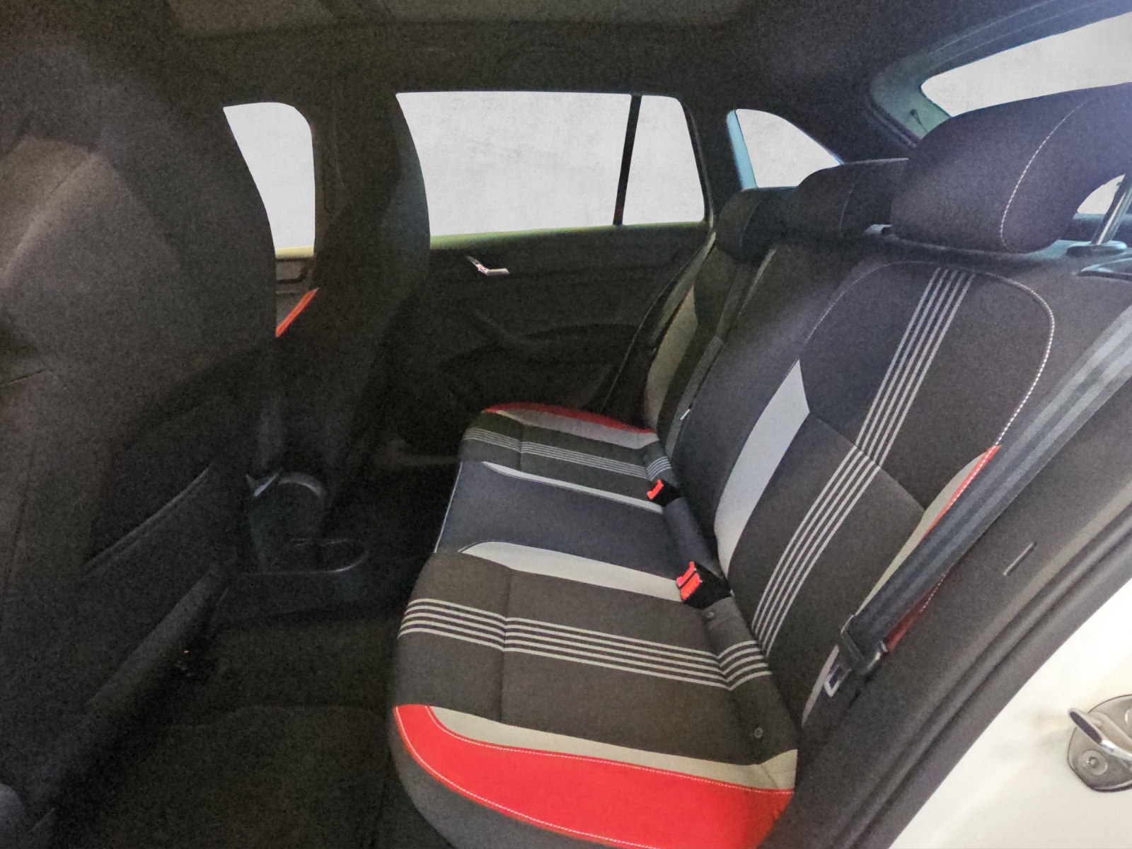 SKODA Rapid Spaceback 1.4 TSI Monte Carlo DSG-image-9