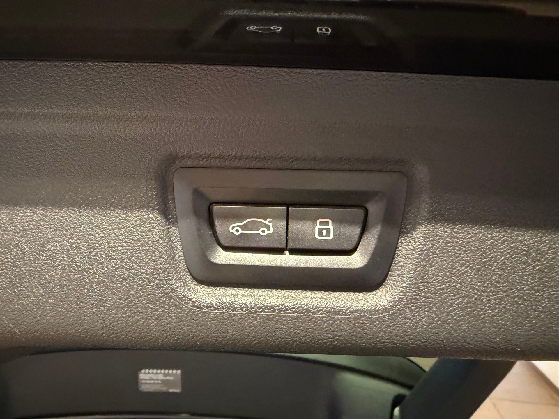BMW M340i xDrive Touring-image-9