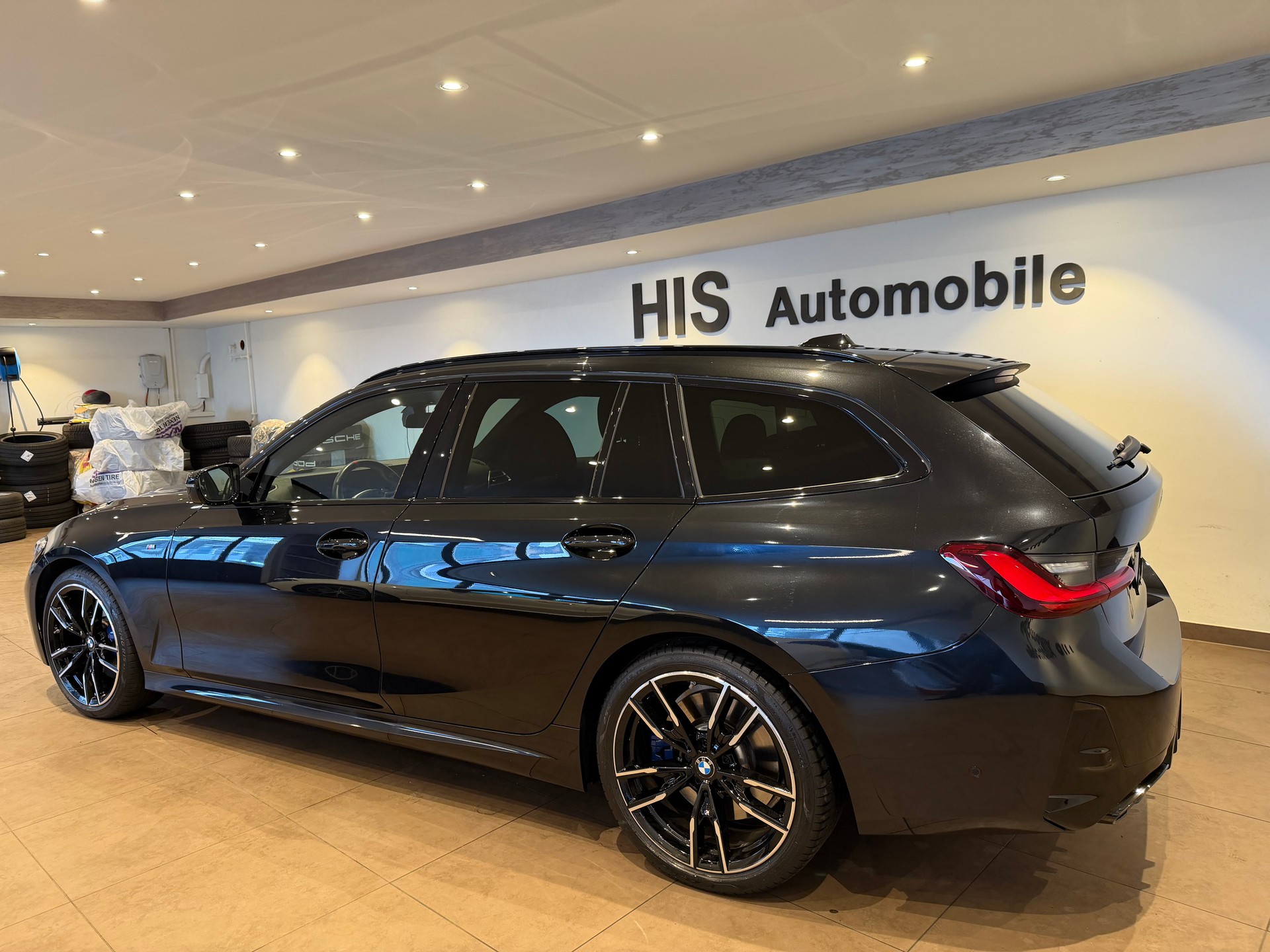 BMW M340i xDrive Touring-image-4