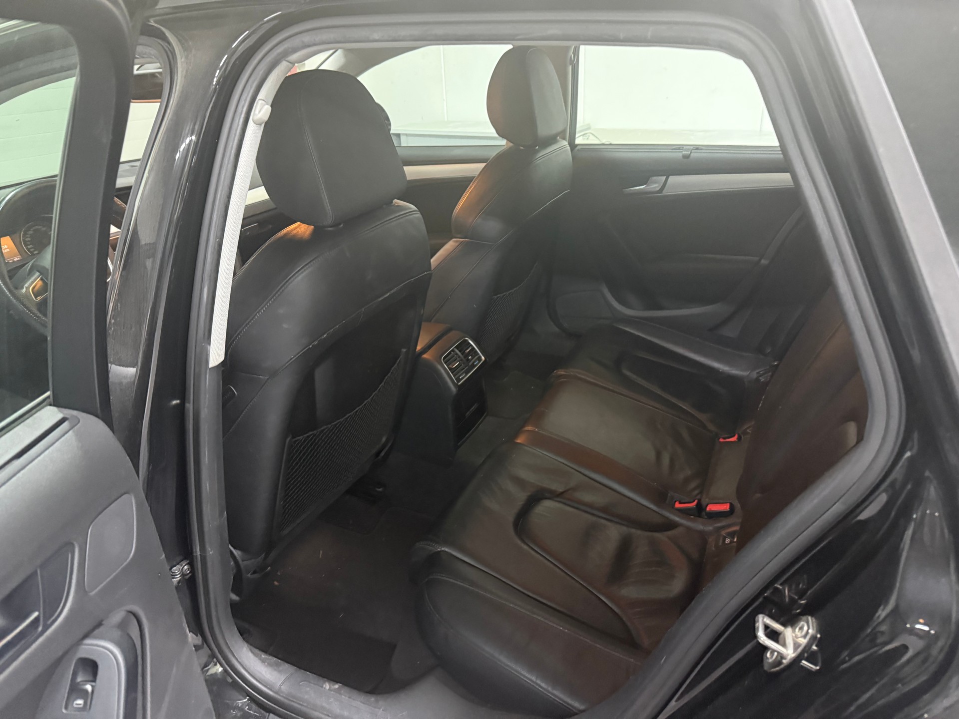 AUDI A4 Avant 3.2 FSI quattro-image-8