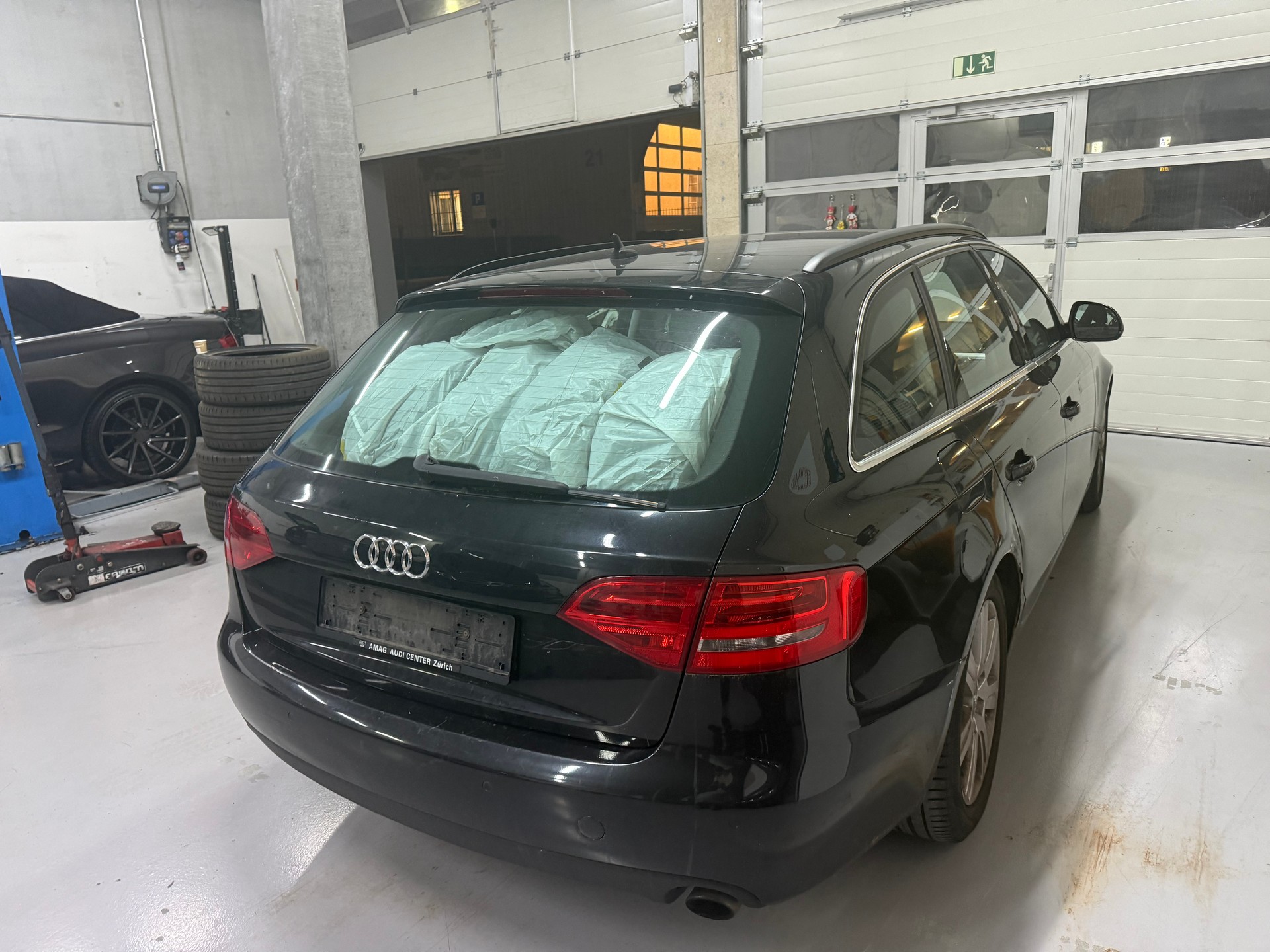 AUDI A4 Avant 3.2 FSI quattro-image-2