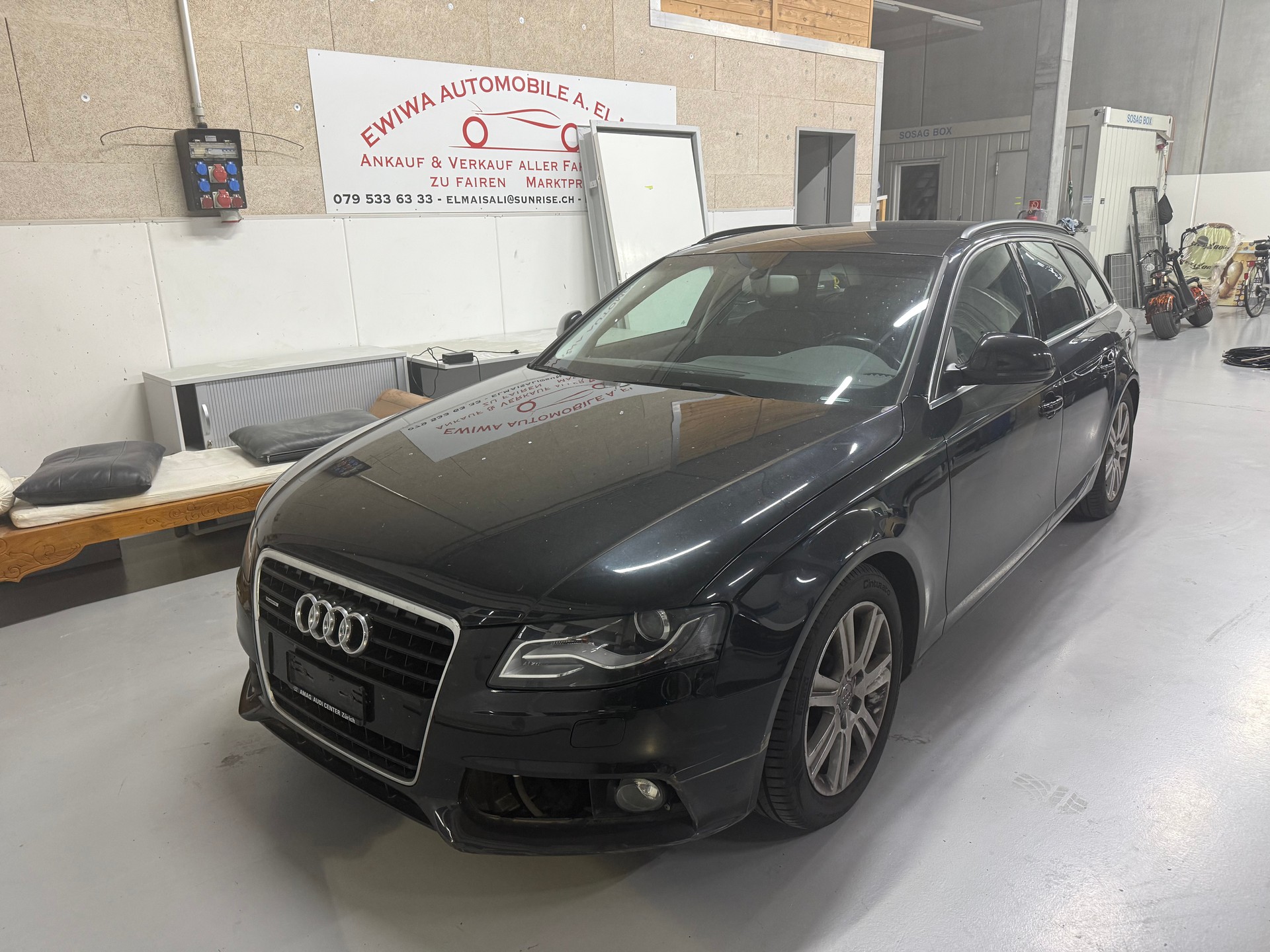 AUDI A4 Avant 3.2 FSI quattro-image-0