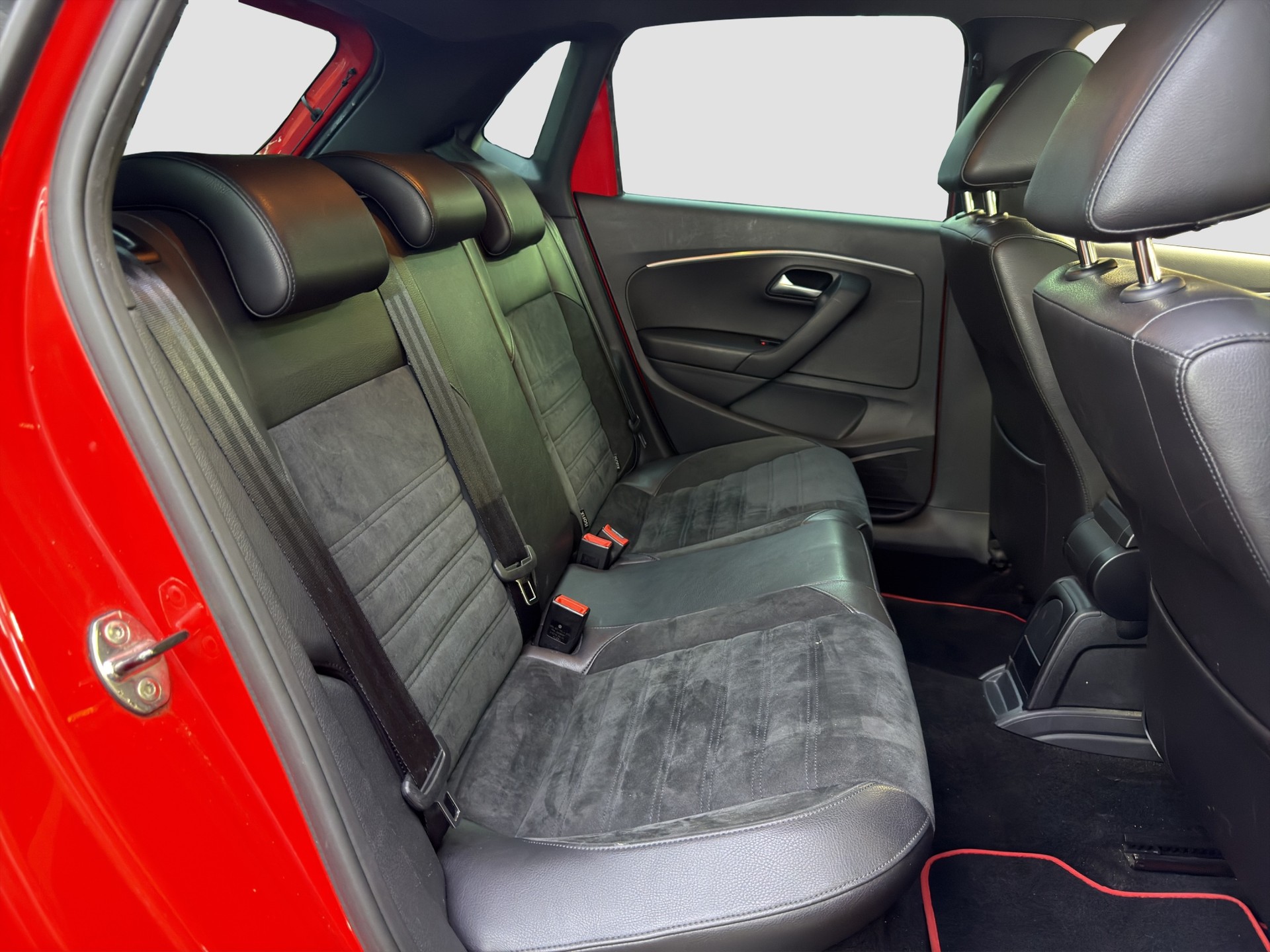 VW Polo 1.8 TSI GTI DSG-image-15