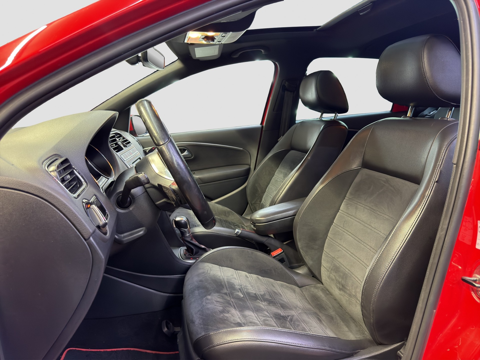 VW Polo 1.8 TSI GTI DSG-image-11