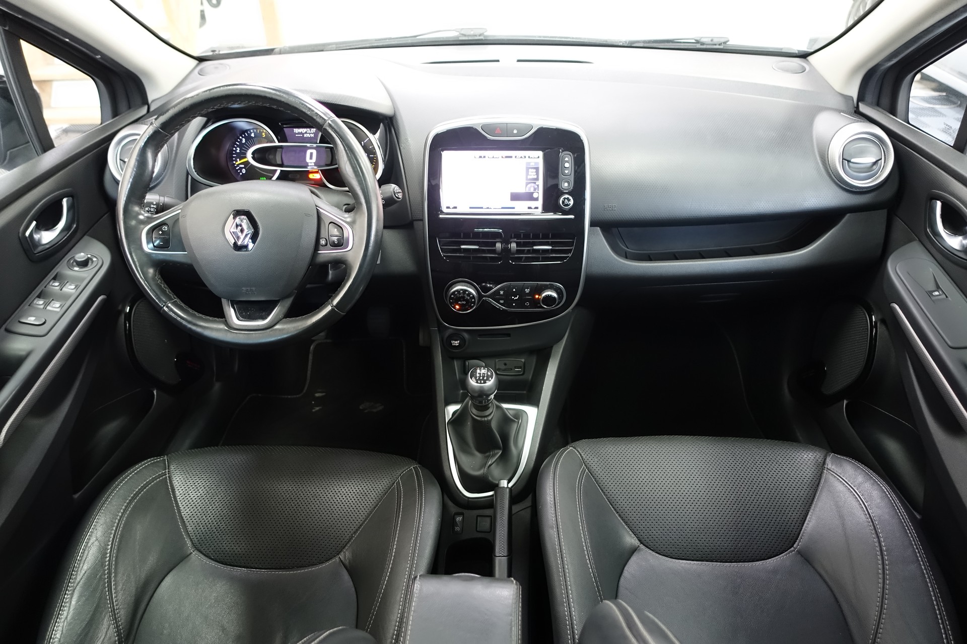 RENAULT Clio 1.5 dCi Iconic S/S-image-17