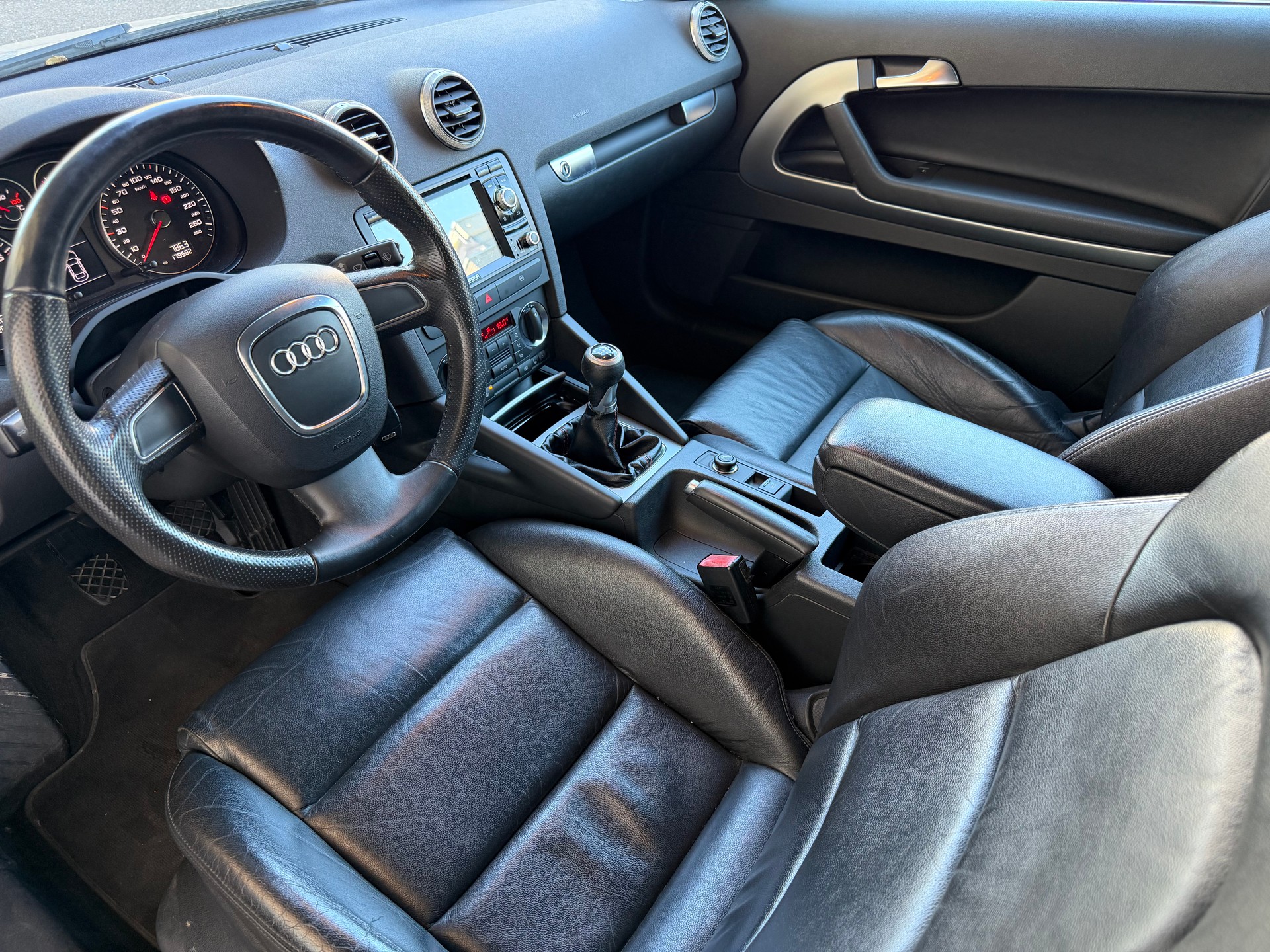 AUDI A3 Cabriolet 2.0 TFSI Ambition-image-5