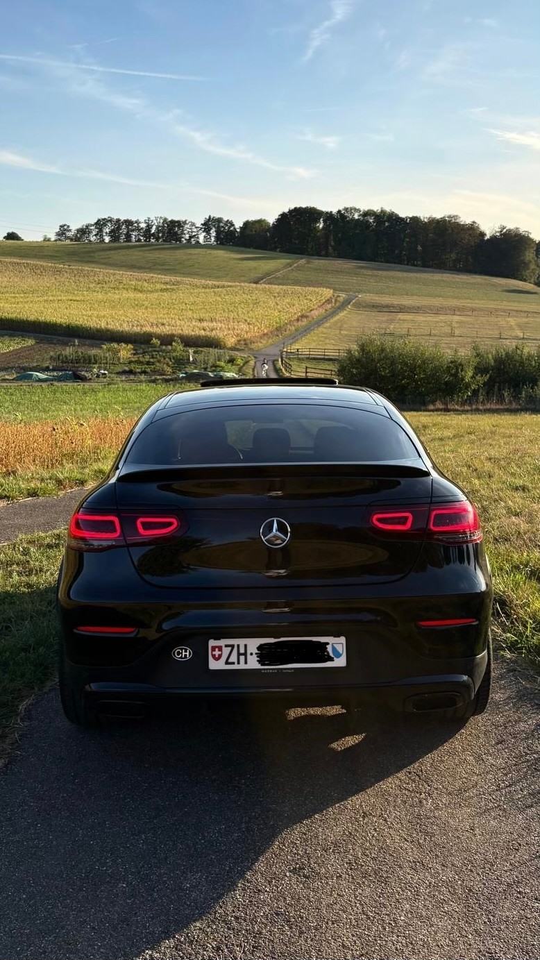 MERCEDES-BENZ GLC 300-image-1