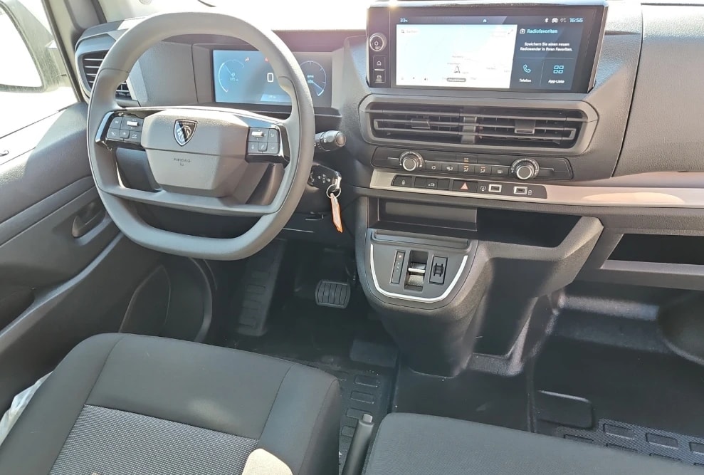 PEUGEOT Expert 2.2 BlueHDi 150 S&S Standard EAT8 Vetrato-image-8
