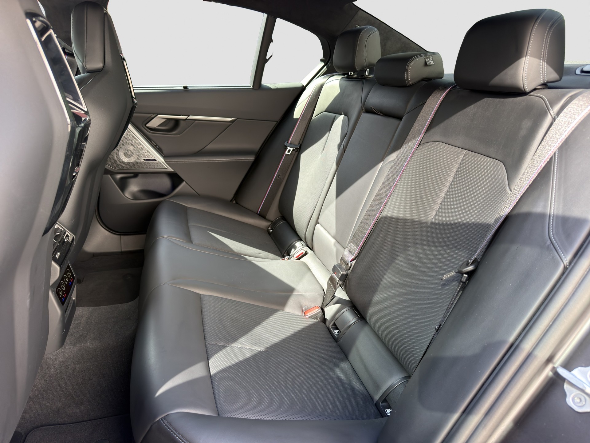 BMW M5 xDrive-image-6