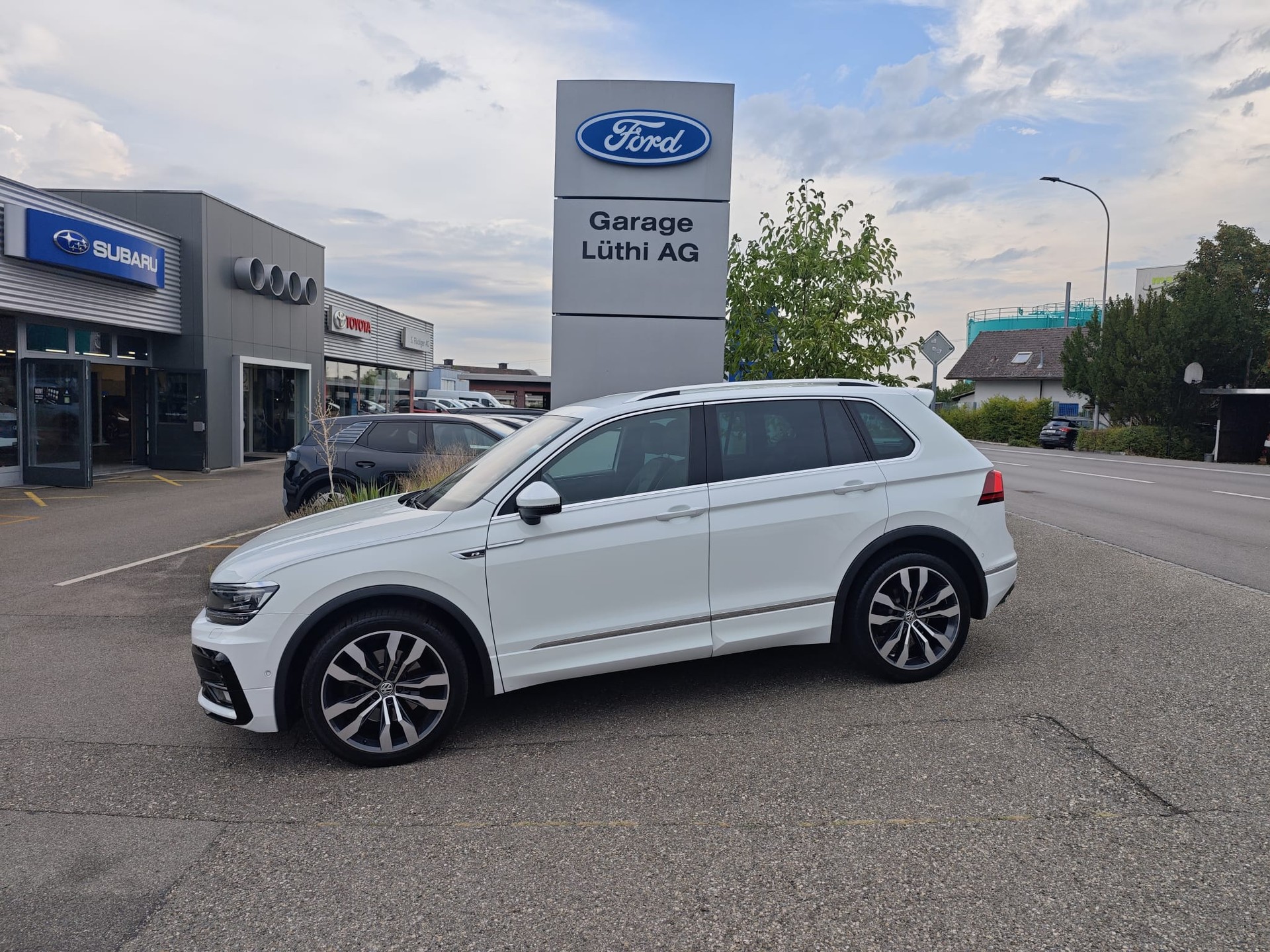 VW Tiguan 2.0TSI Highline 4Motion DSG-image-4