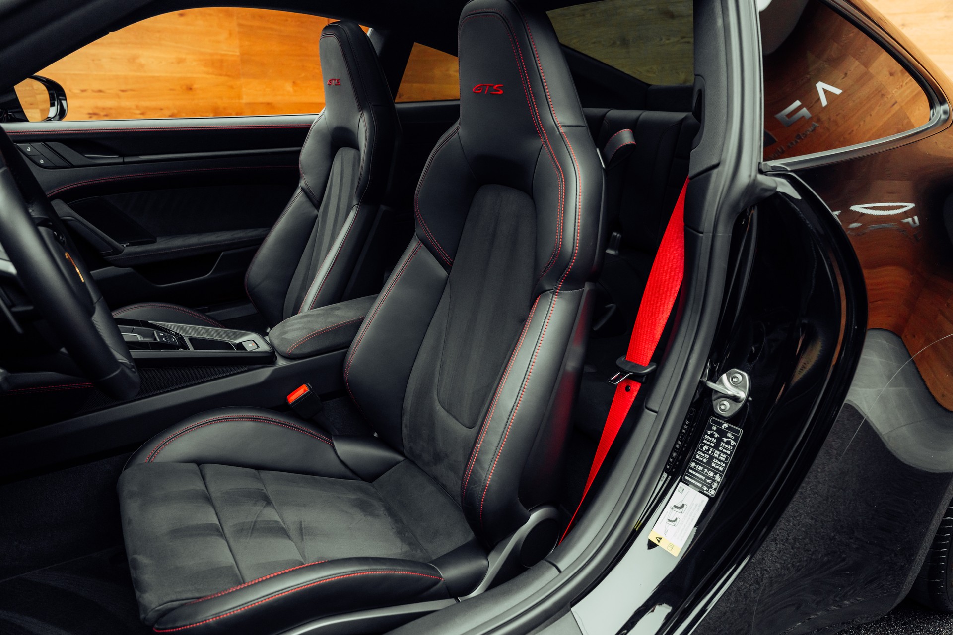 PORSCHE 911 Carrera 4 GTS PDK-image-6