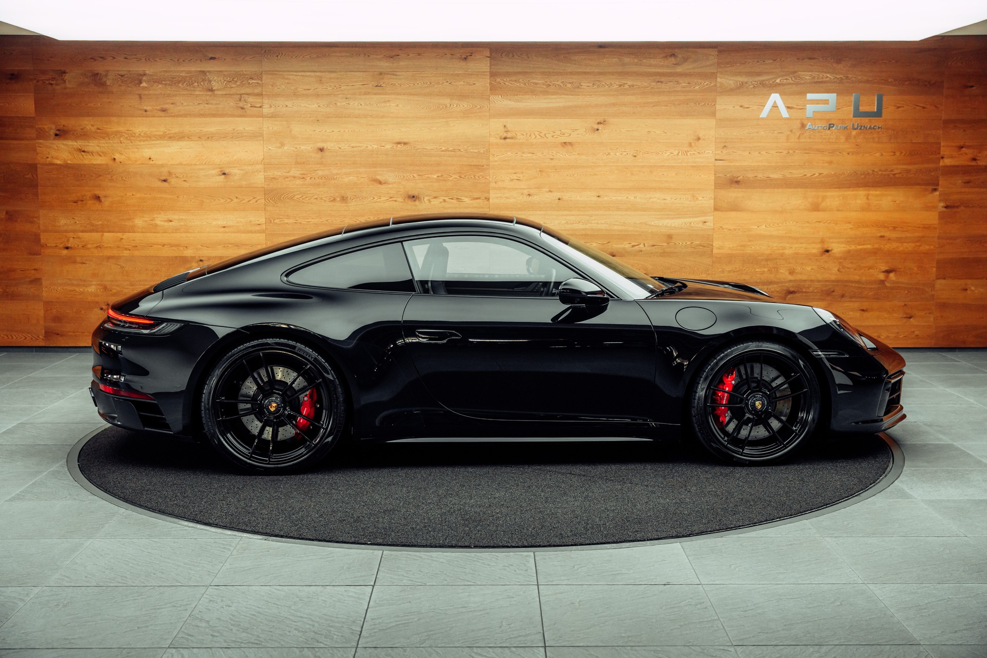PORSCHE 911 Carrera 4 GTS PDK-showroom-element-1
