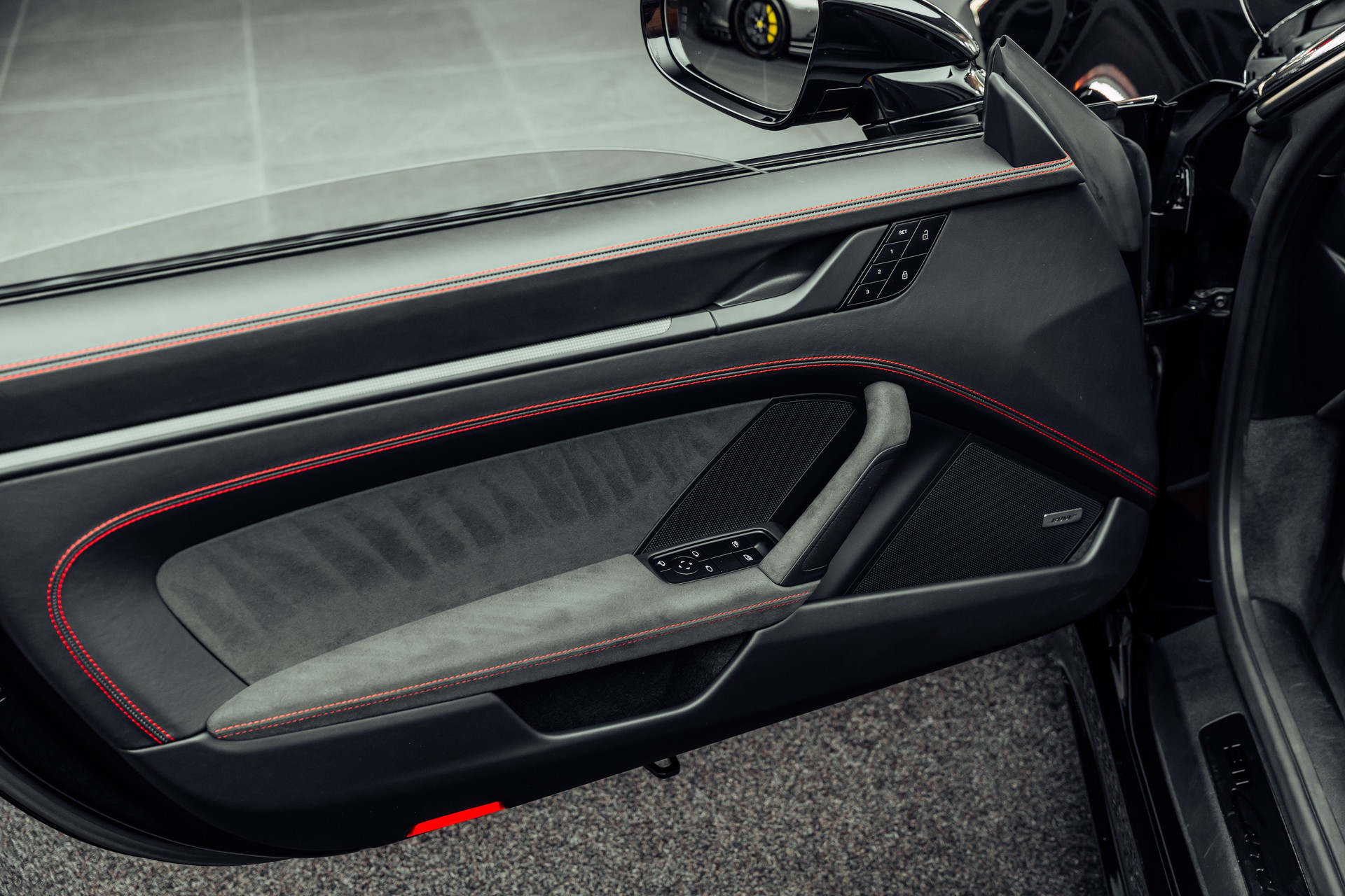 PORSCHE 911 Carrera 4 GTS PDK-image-14