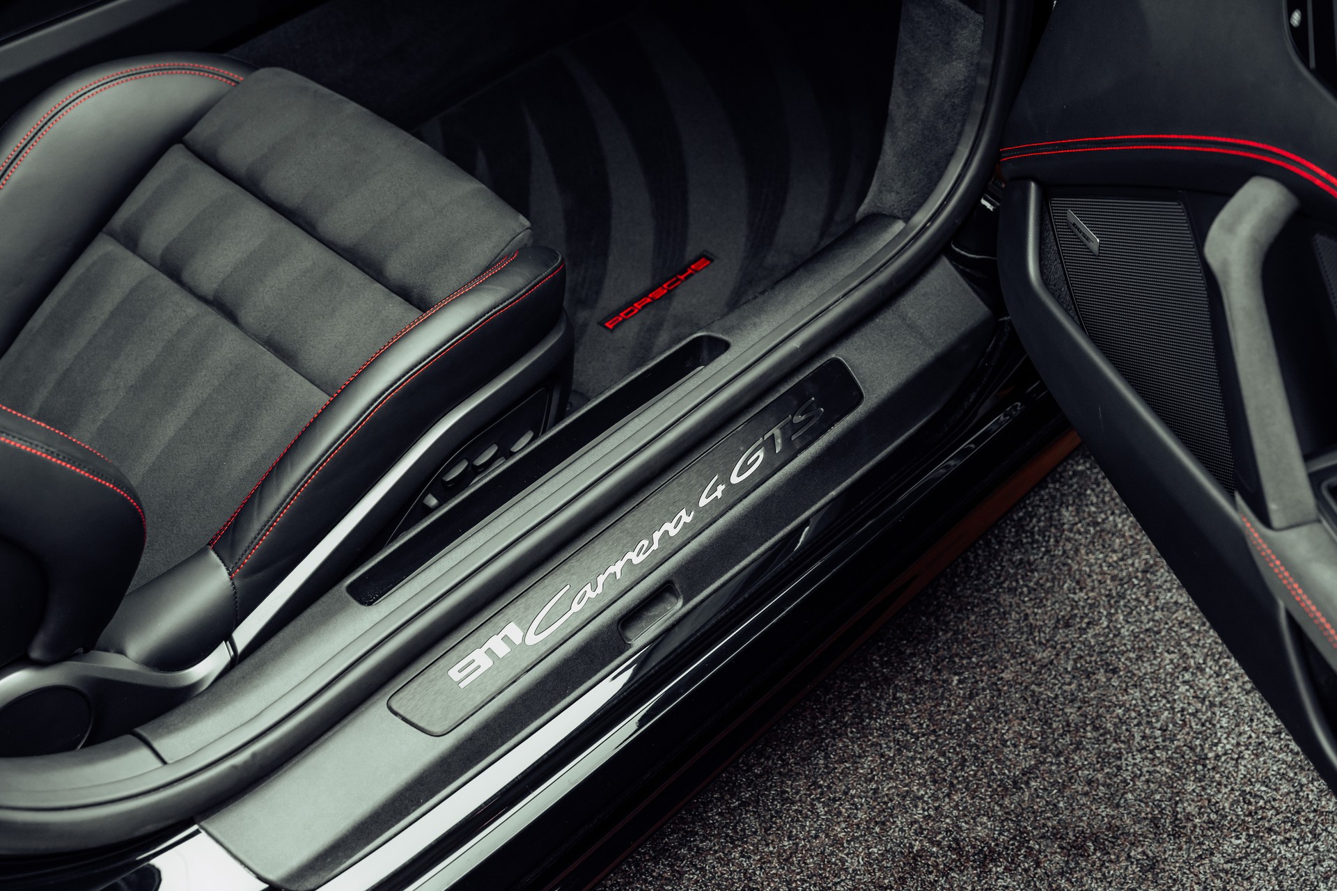 PORSCHE 911 Carrera 4 GTS PDK-image-12