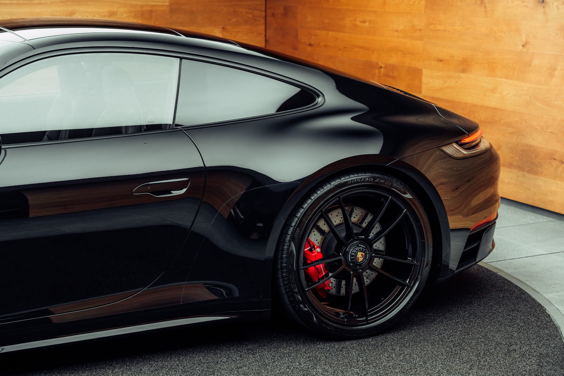 PORSCHE 911 Carrera 4 GTS PDK-image-18