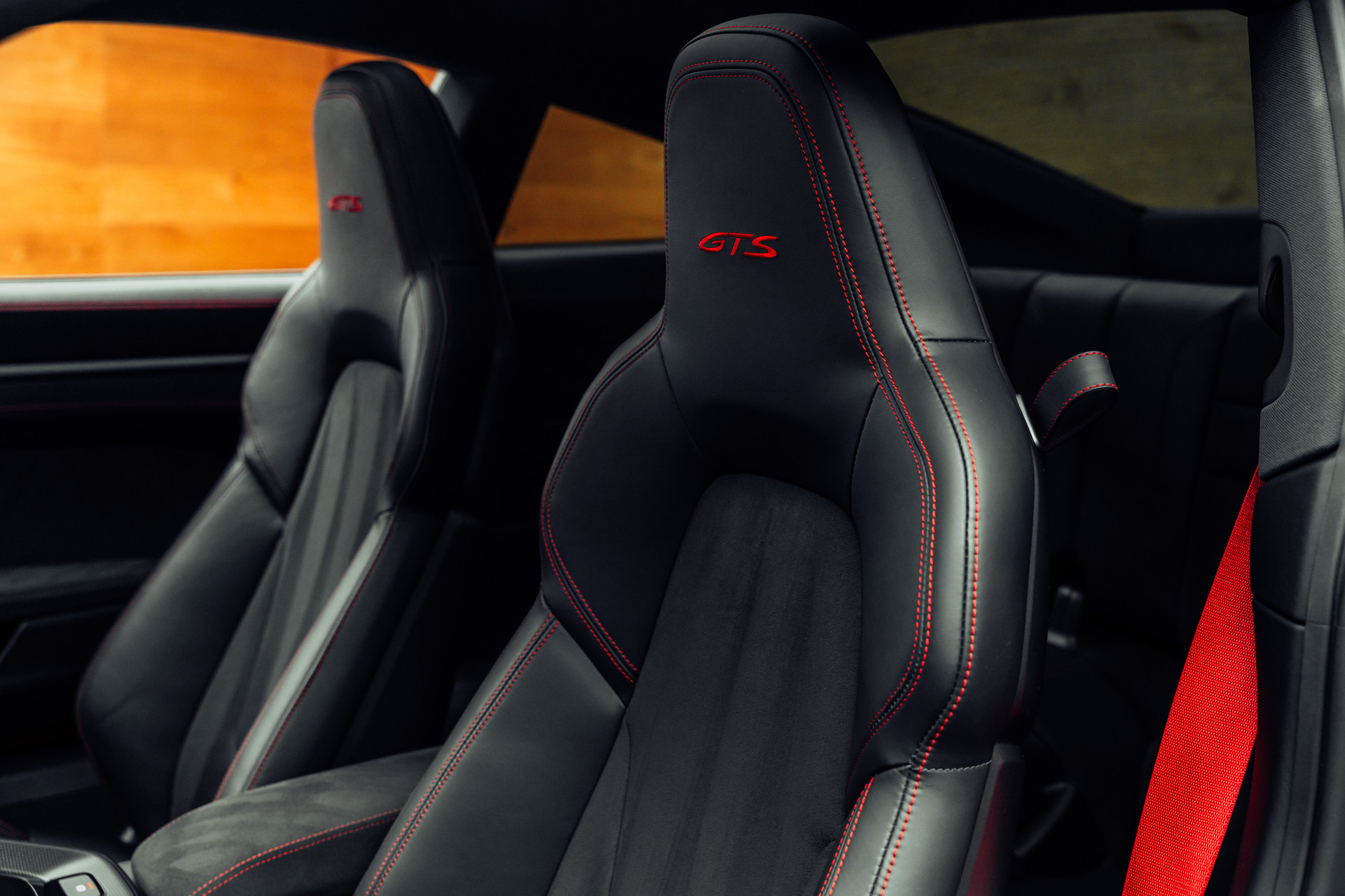 PORSCHE 911 Carrera 4 GTS PDK-image-8
