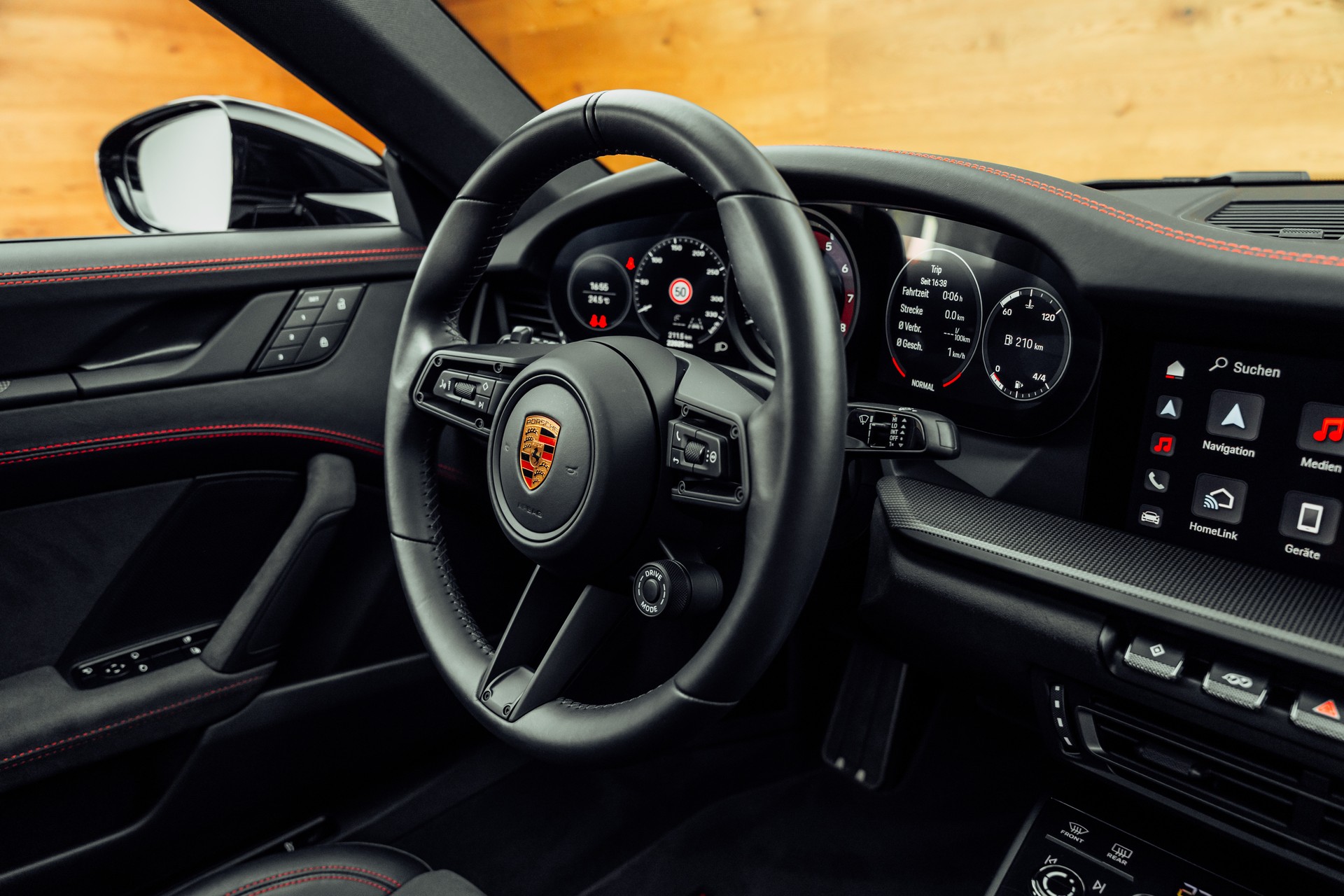 PORSCHE 911 Carrera 4 GTS PDK-image-9