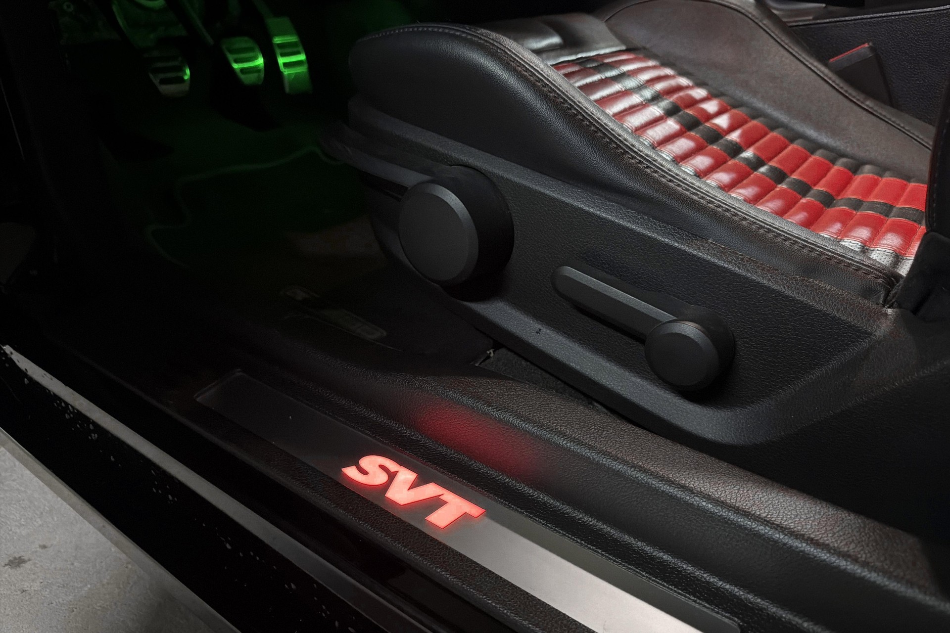 FORD Shelby GT500 *SVT*-image-19