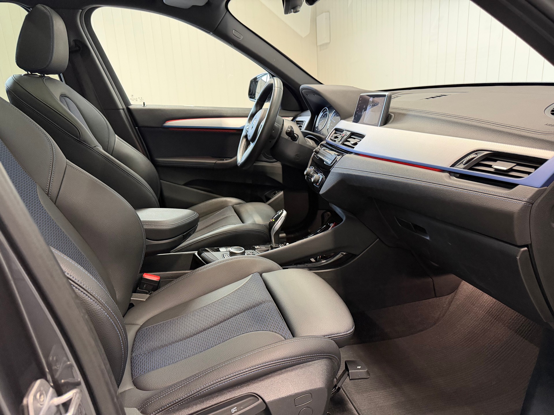 BMW X1 xDrive 20i M Sport Steptronic-image-16