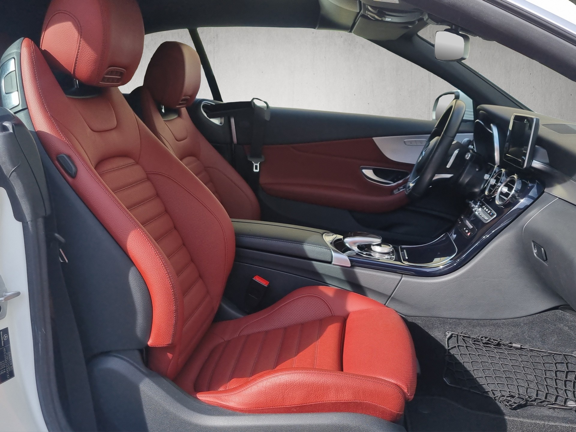MERCEDES-BENZ C 200 Cabriolet AMG Line 4Matic 9G-Tronic-image-12