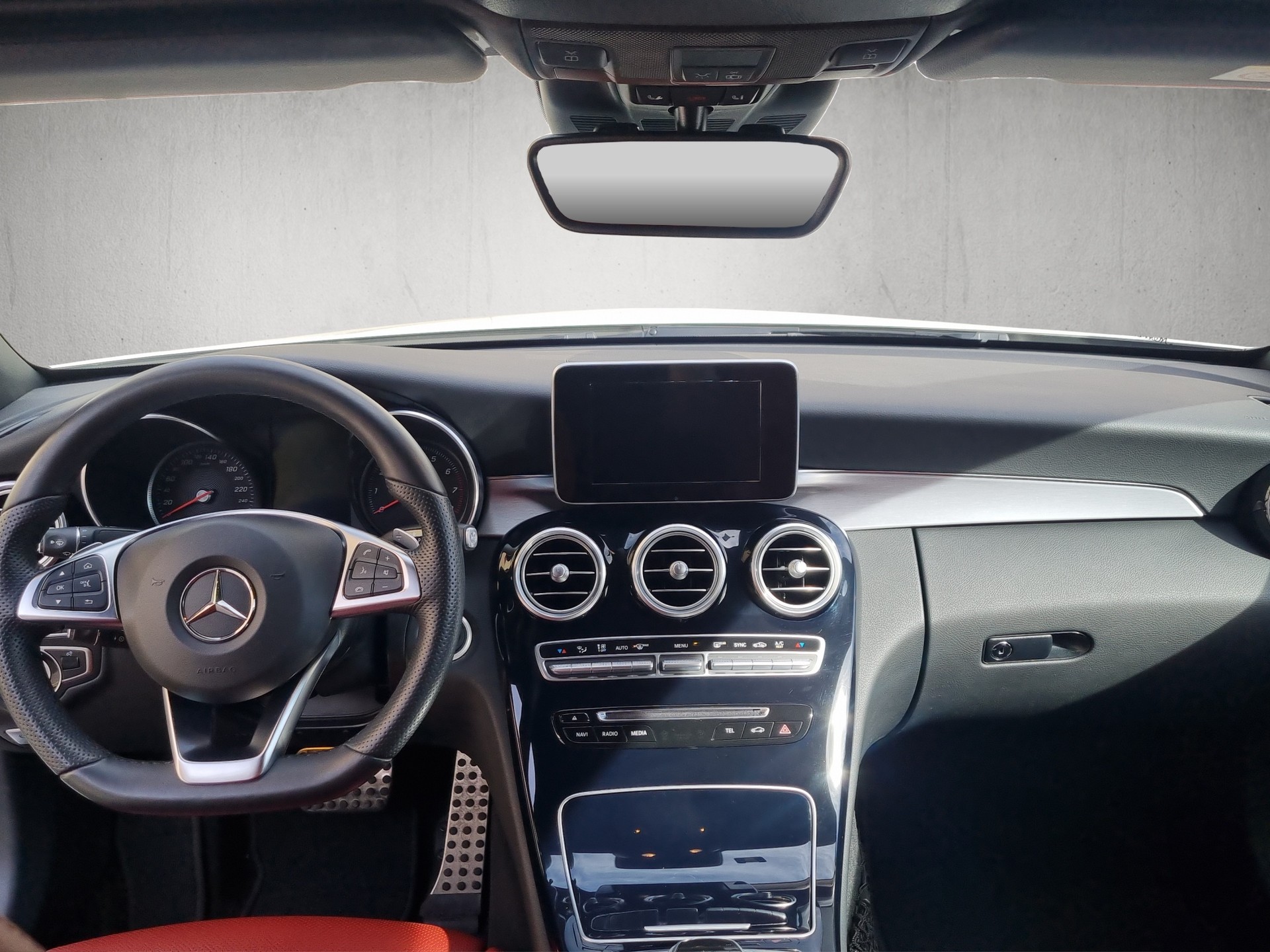 MERCEDES-BENZ C 200 Cabriolet AMG Line 4Matic 9G-Tronic-image-11