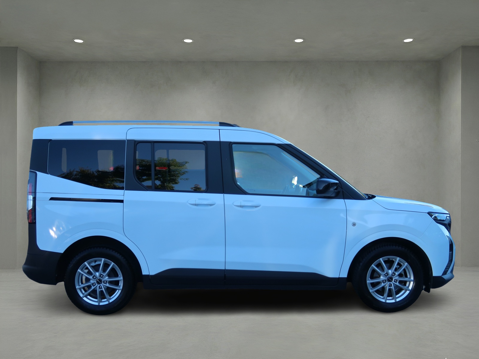 FORD Tourneo Courier 1.0 EcoBoost Titanium-showroom-element-3