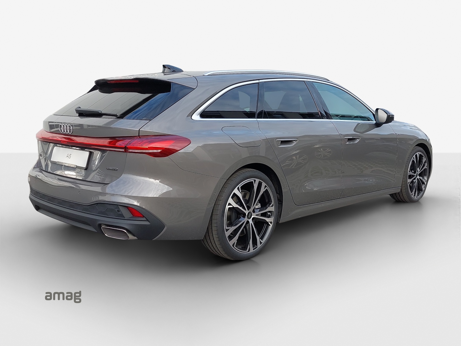 AUDI A5 Avant e-hybrid quattro Attraction 220 kW S tronic-image-4