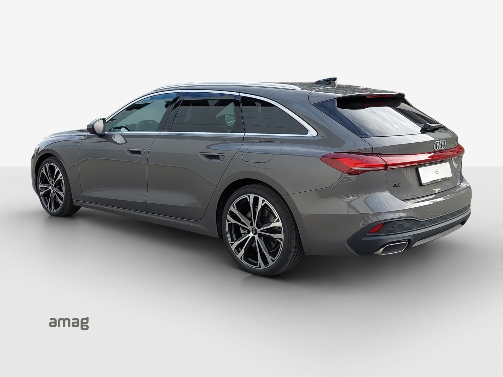 AUDI A5 Avant e-hybrid quattro Attraction 220 kW S tronic-image-2