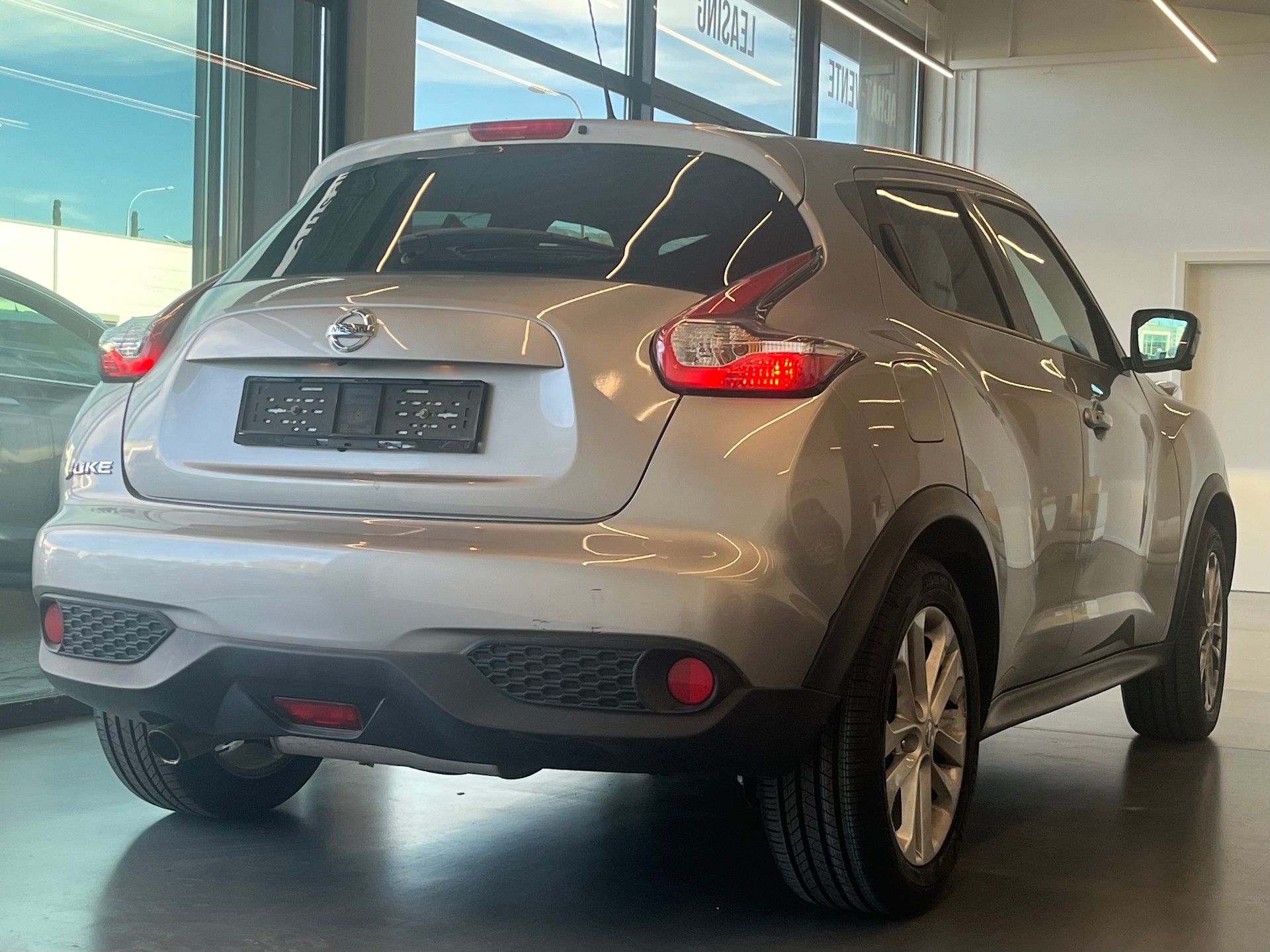 NISSAN Juke 1.6 DIG-T tekna 4x4 Xtronic M-CVT-image-5
