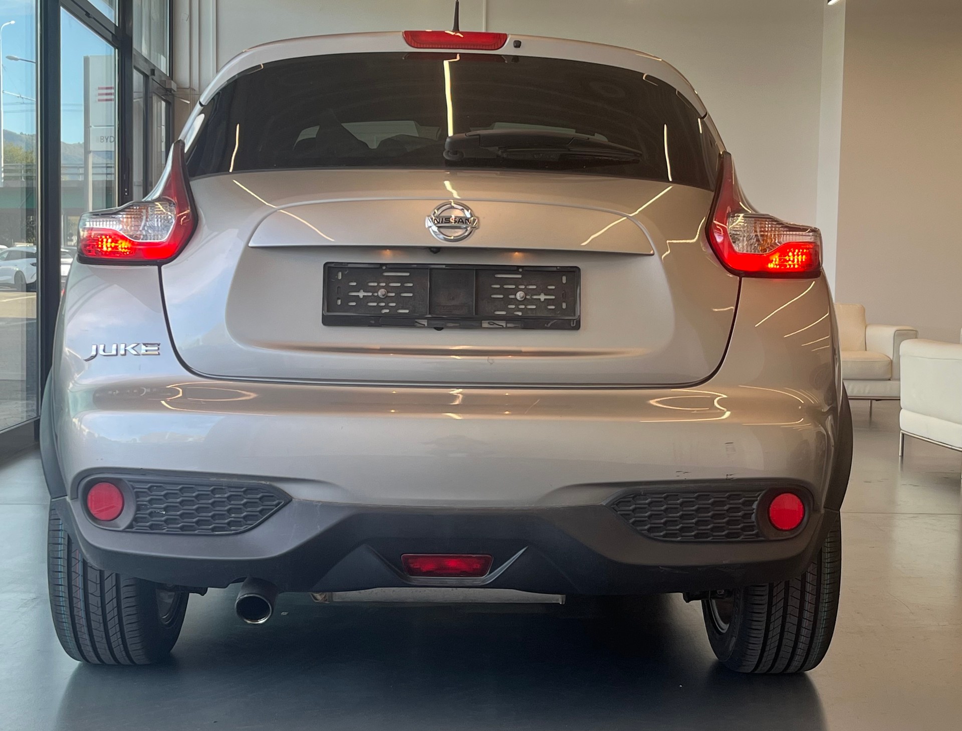 NISSAN Juke 1.6 DIG-T tekna 4x4 Xtronic M-CVT-image-4