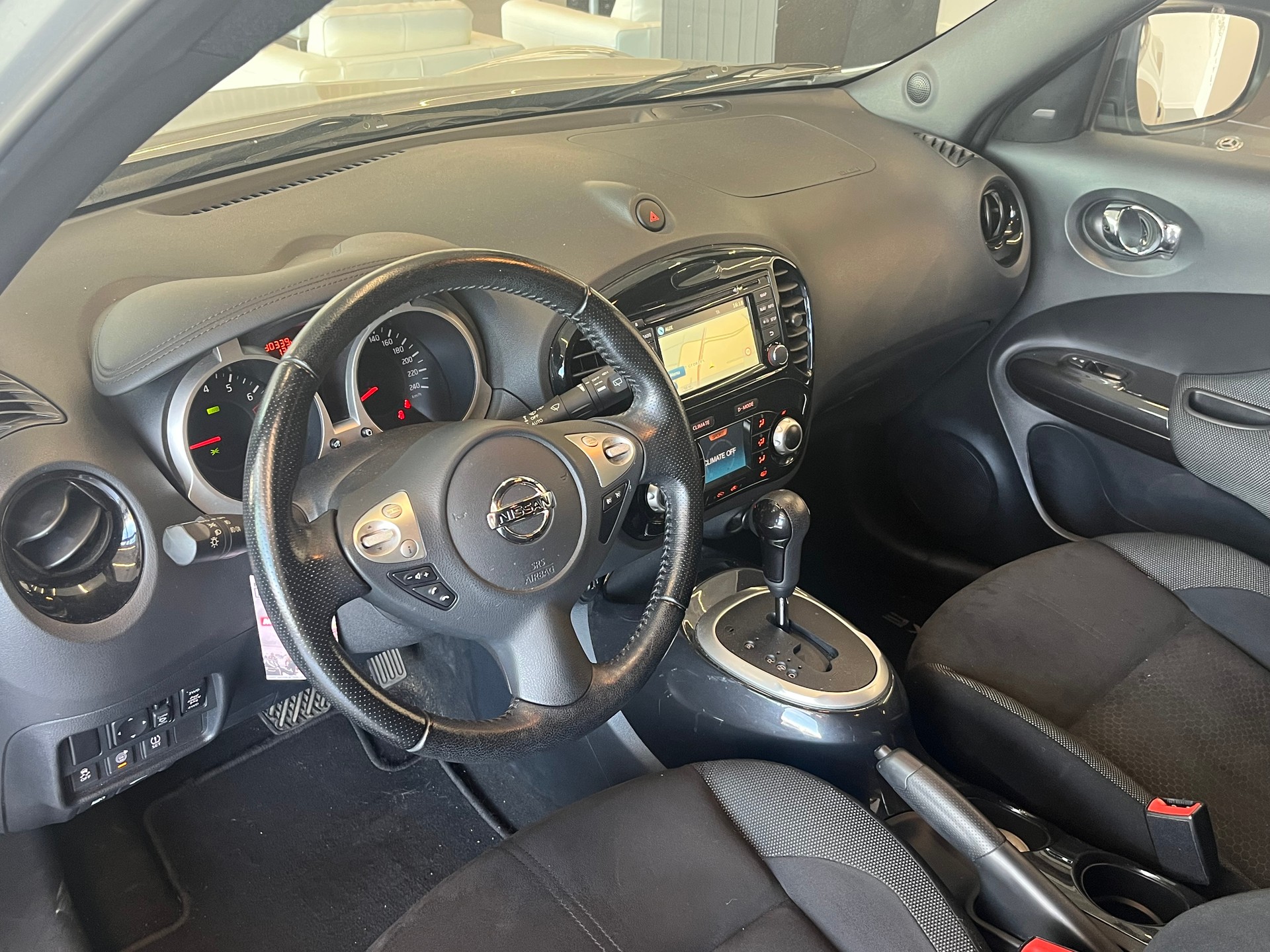 NISSAN Juke 1.6 DIG-T tekna 4x4 Xtronic M-CVT-image-8