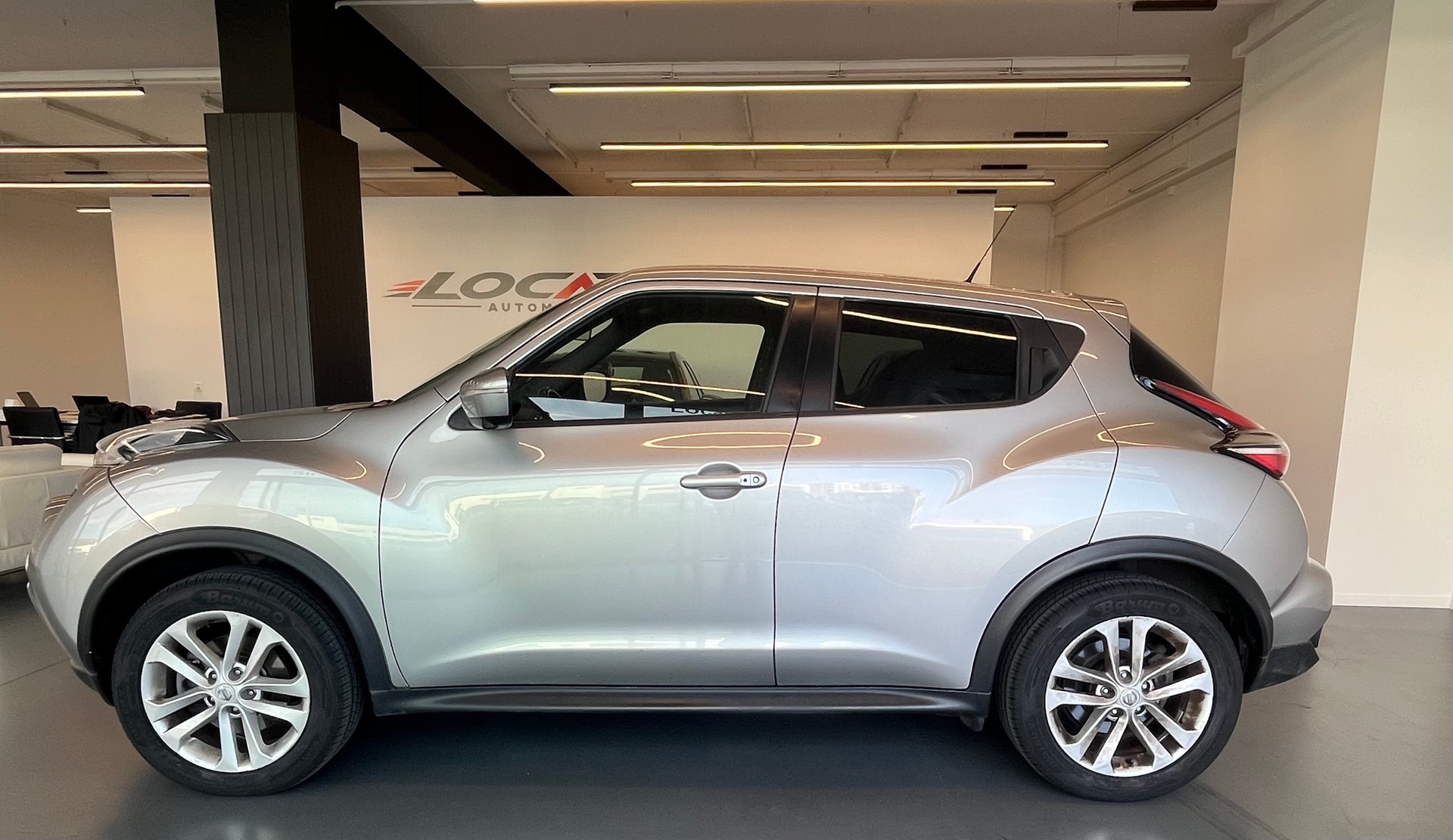 NISSAN Juke 1.6 DIG-T tekna 4x4 Xtronic M-CVT-image-2