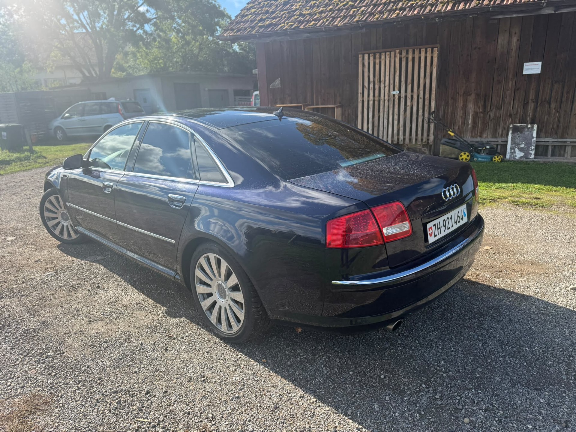 AUDI A8-image-6
