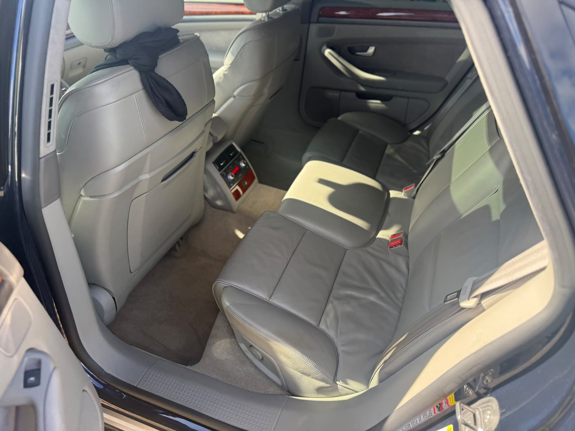 AUDI A8-image-3